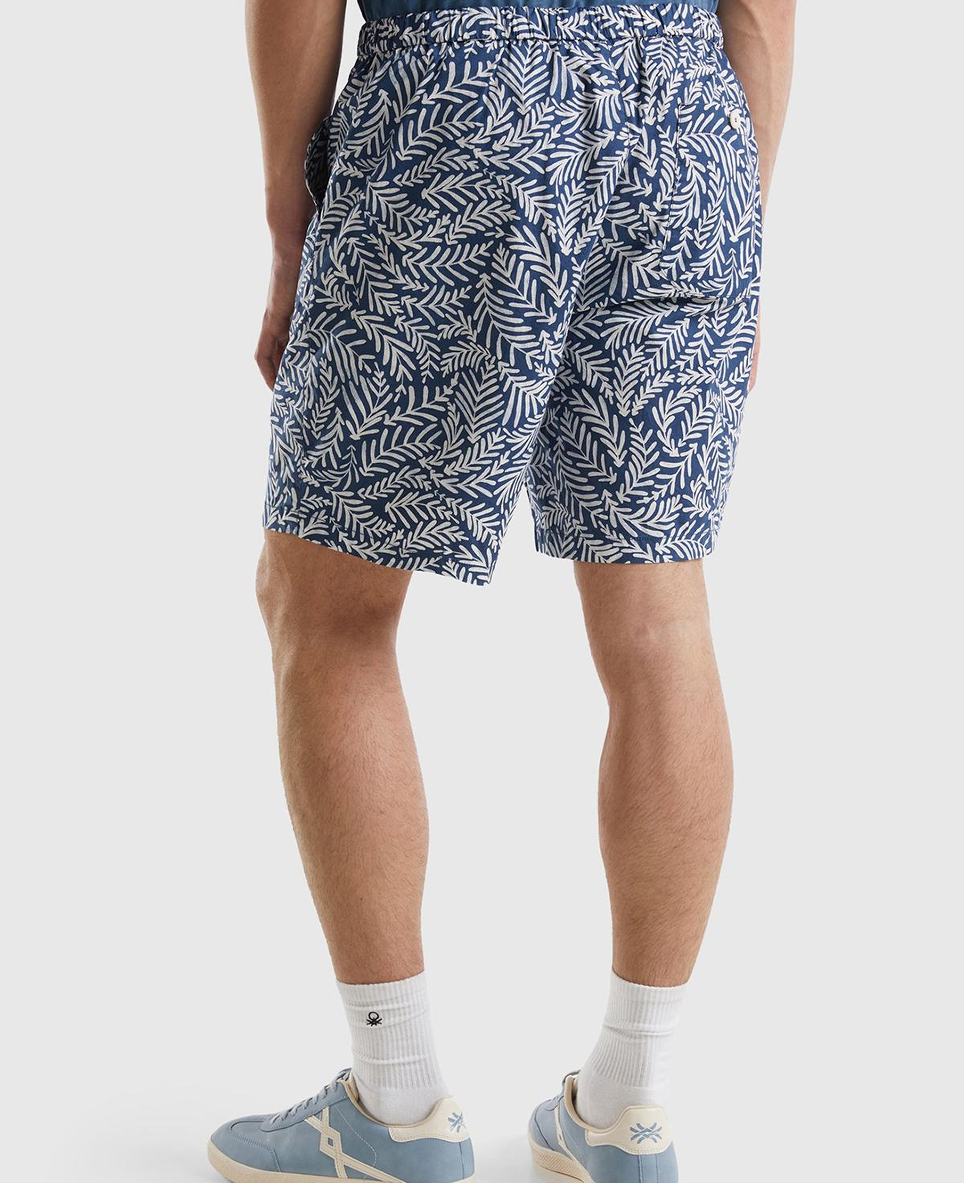 Erkek Lacivert-Krem Streç Pamuklu Tamamı Desenli Yama Cepli Şort