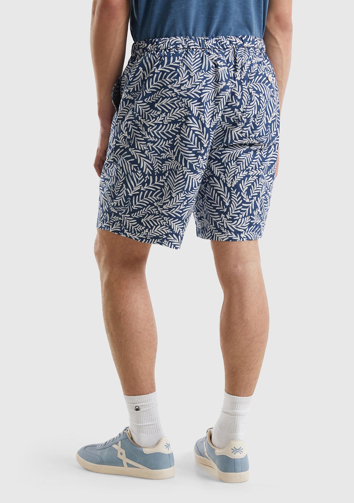 Erkek Lacivert-Krem Streç Pamuklu Tamamı Desenli Yama Cepli Şort