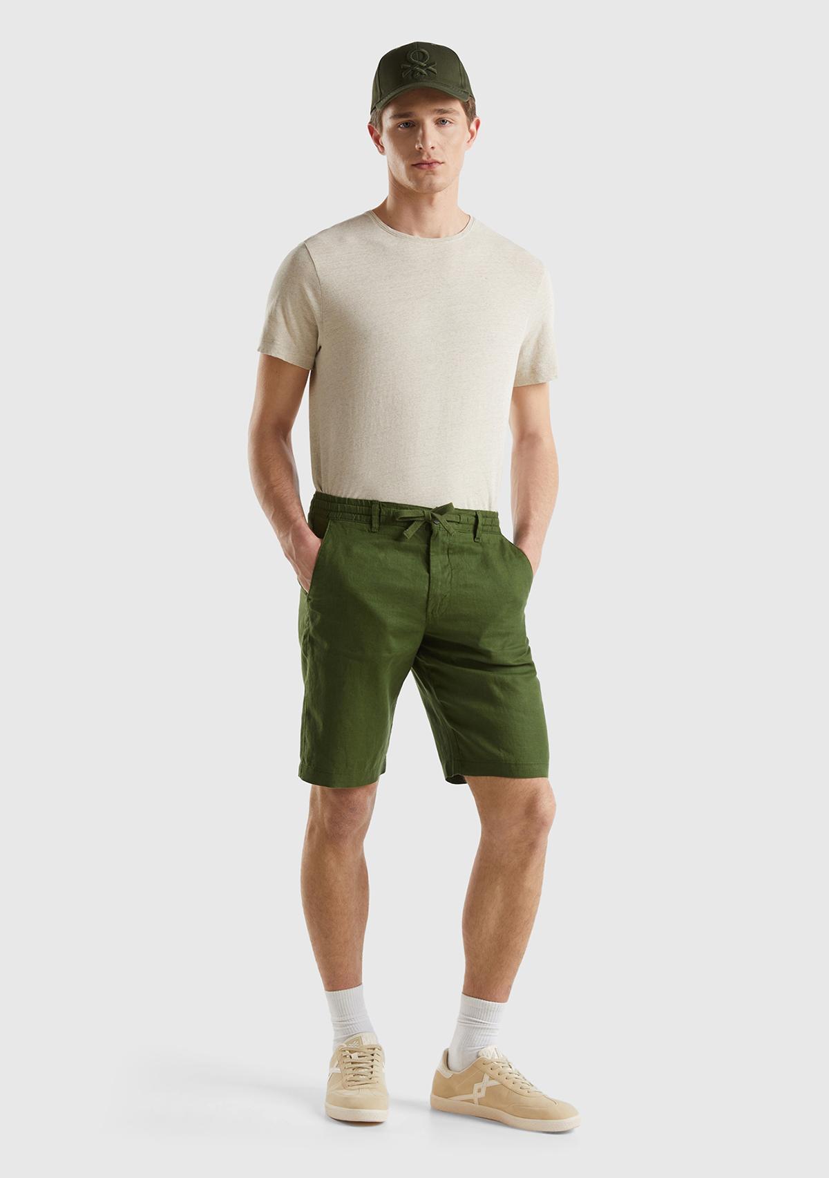 Erkek Koyu Yeşil Bağcıklı Keten Bermuda