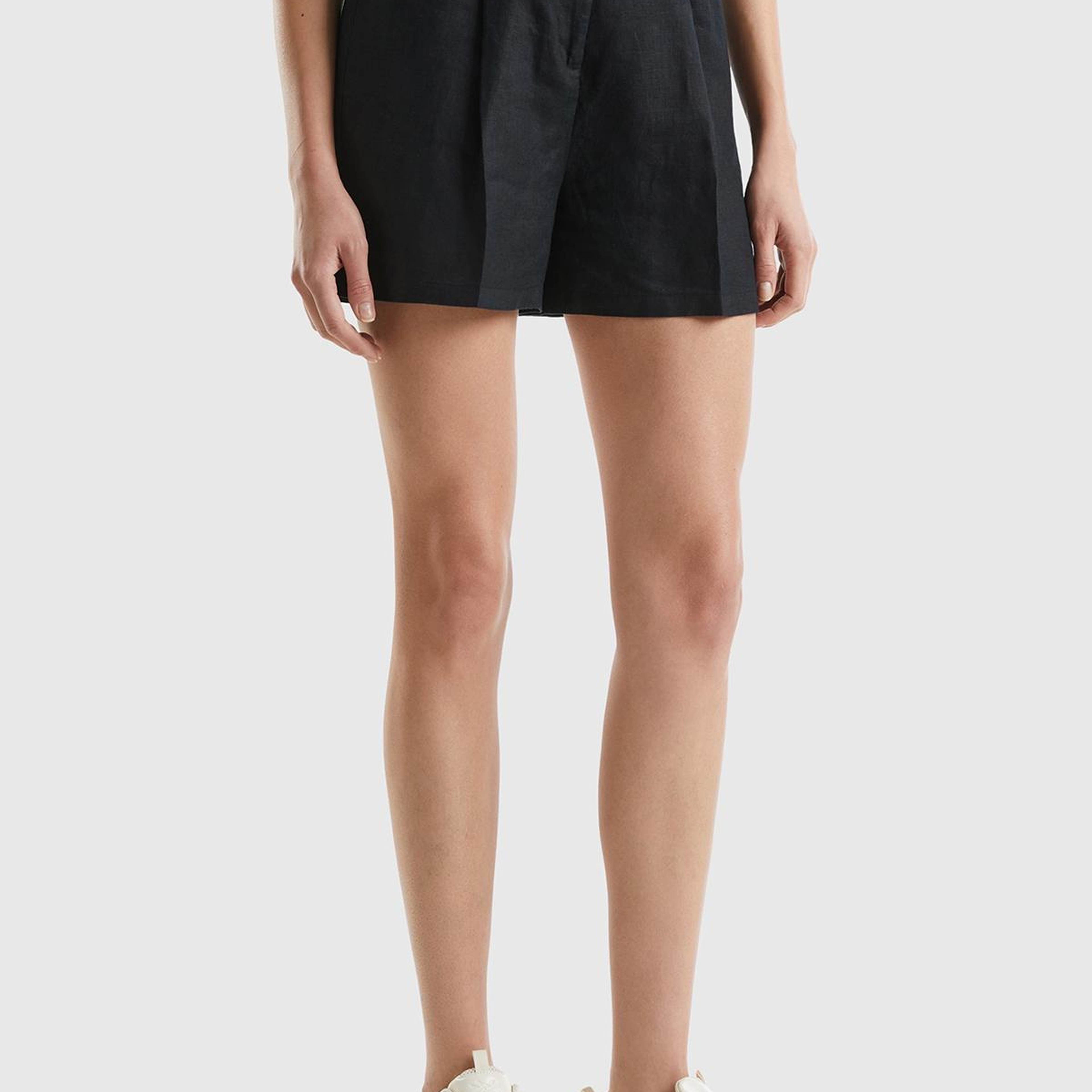 Kadın Siyah %100 Keten Kısa Şort