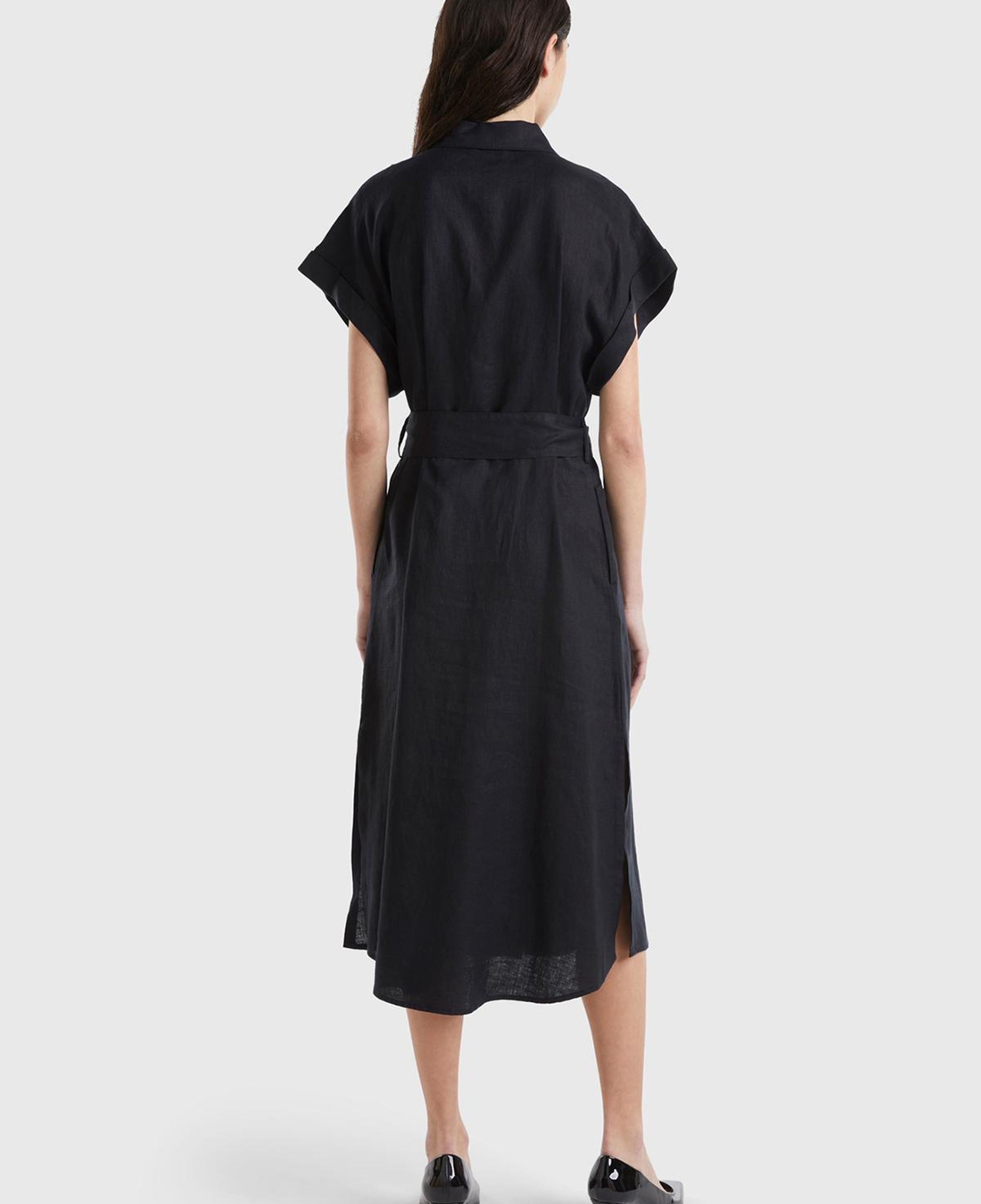 Kadın Siyah %100 Keten Önü Düğme Kapamalı Beli Kuşaklı Midi Elbise