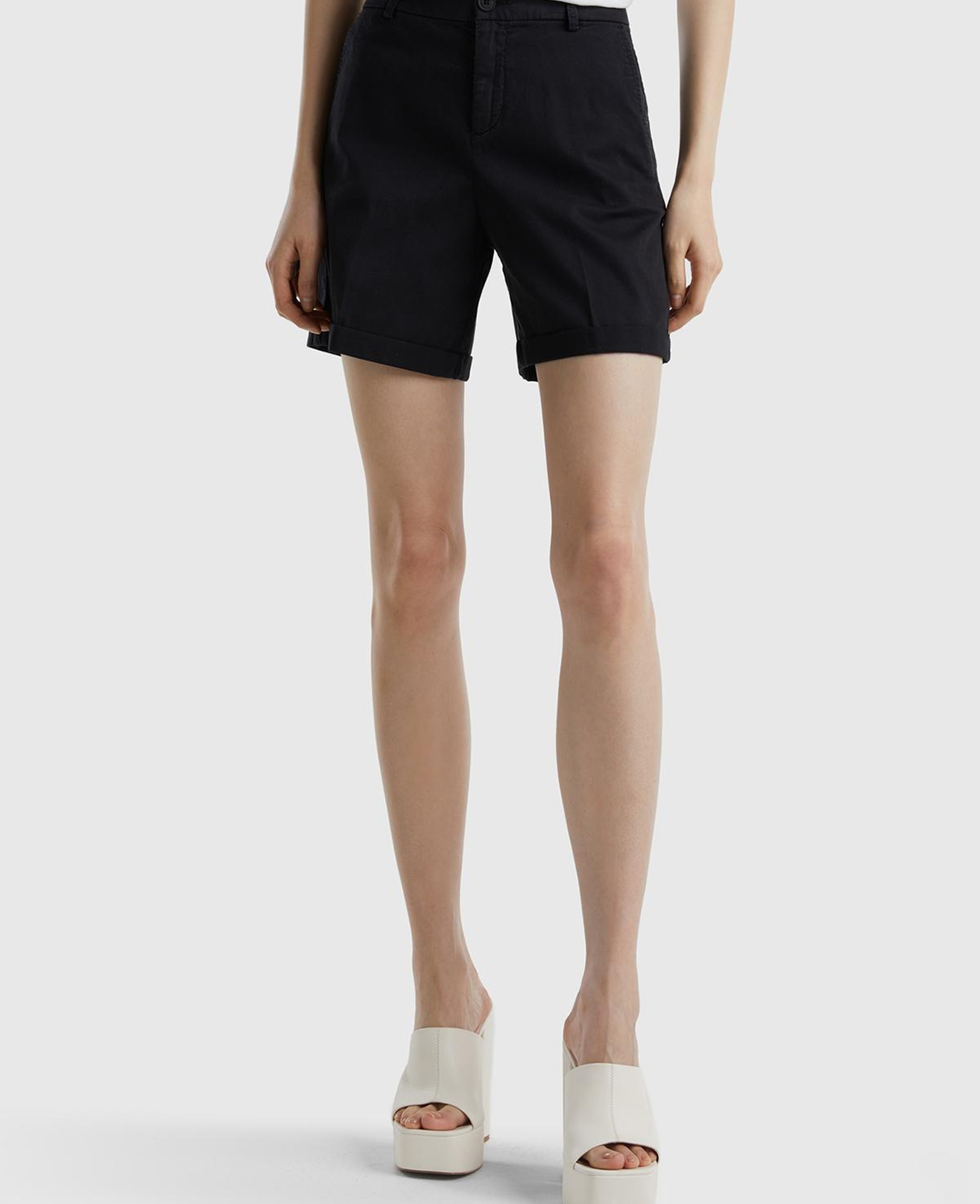 Kadın Siyah Mevsimlik Bermuda