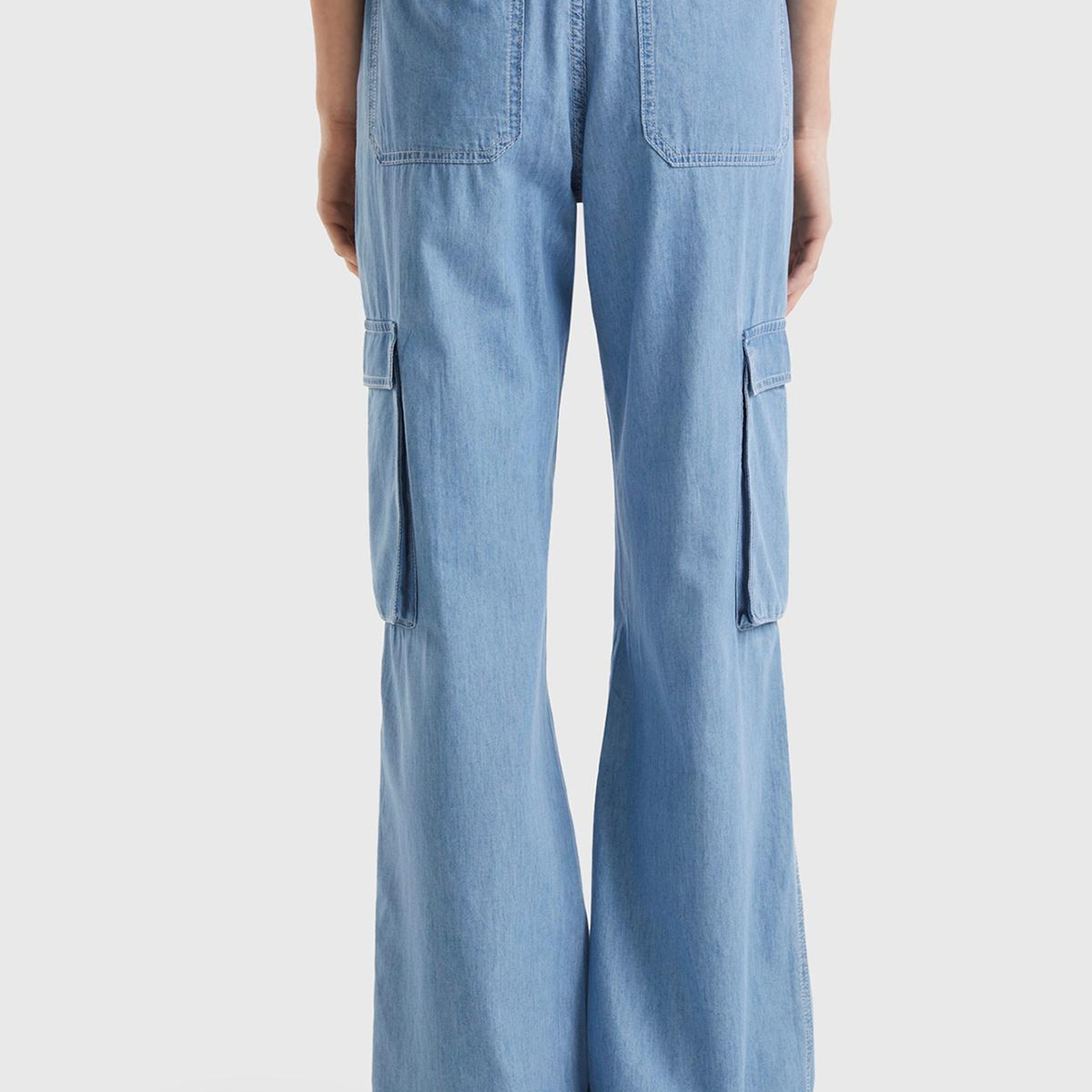 Kadın Mavi %100 Pamuk Yama Cepli Kemer Delikli Denim Kargo Pantolon