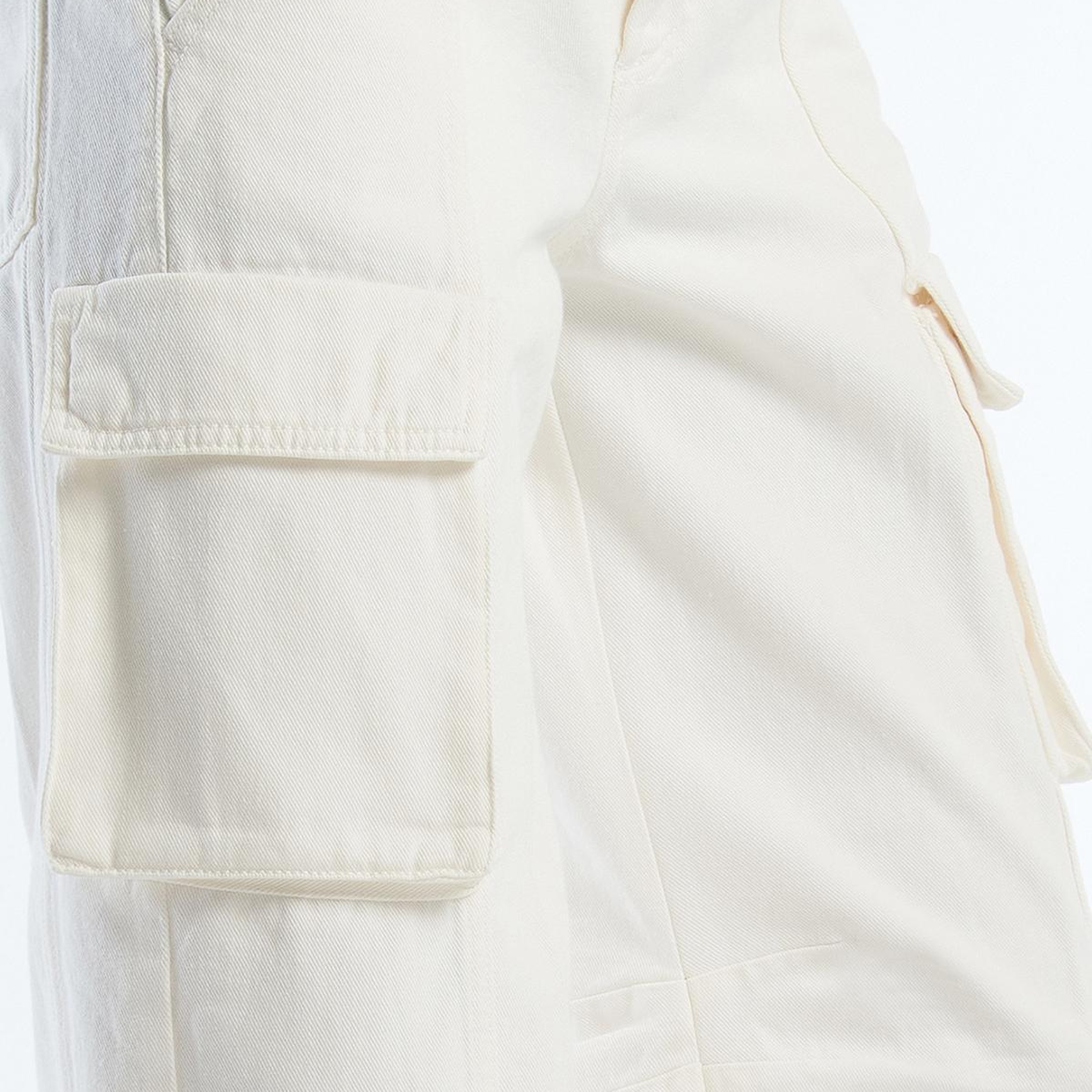 Kadın Krem %100 Pamuk Arkası Logo Etiketli Yama Cepli Bol Pantolon