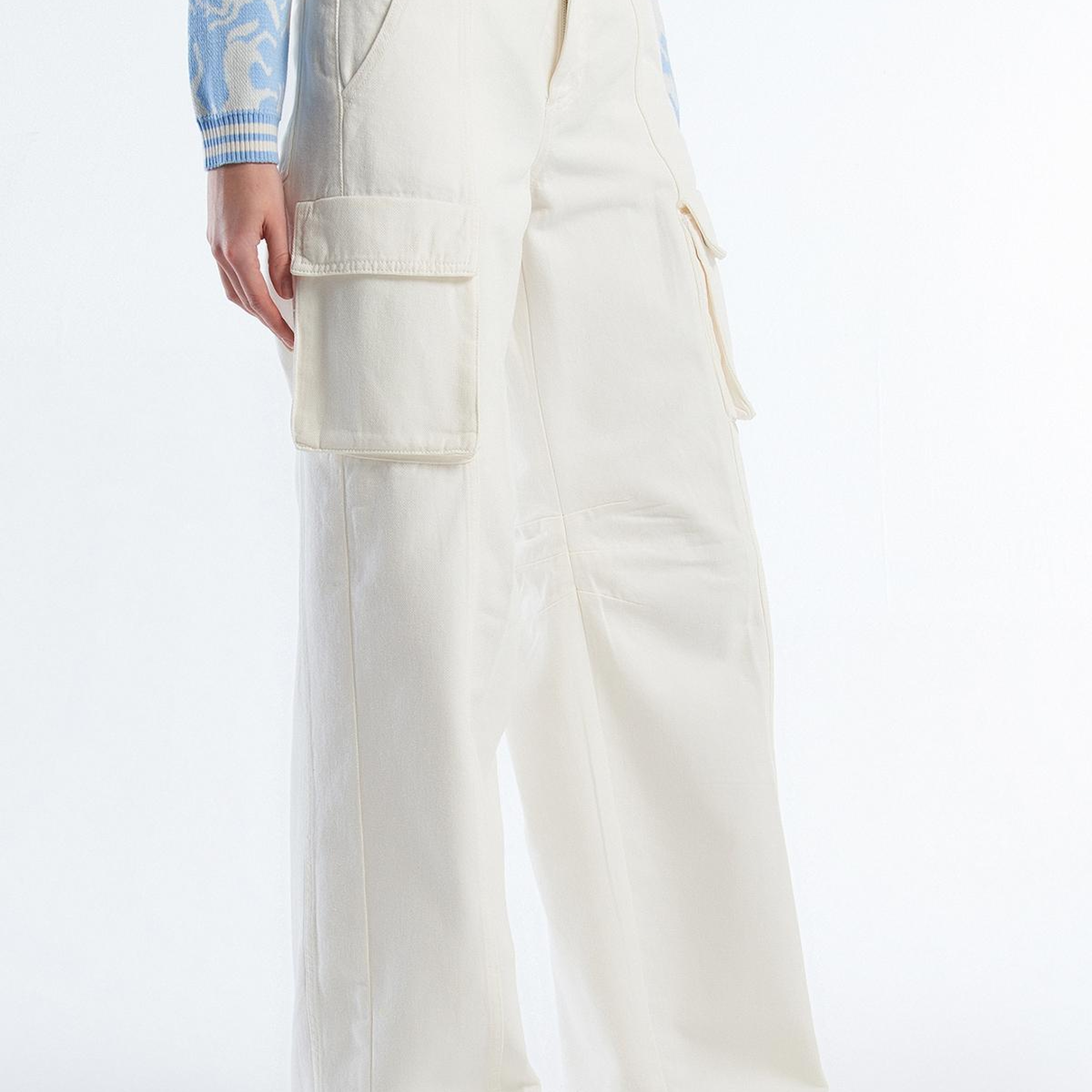 Kadın Krem %100 Pamuk Arkası Logo Etiketli Yama Cepli Bol Pantolon