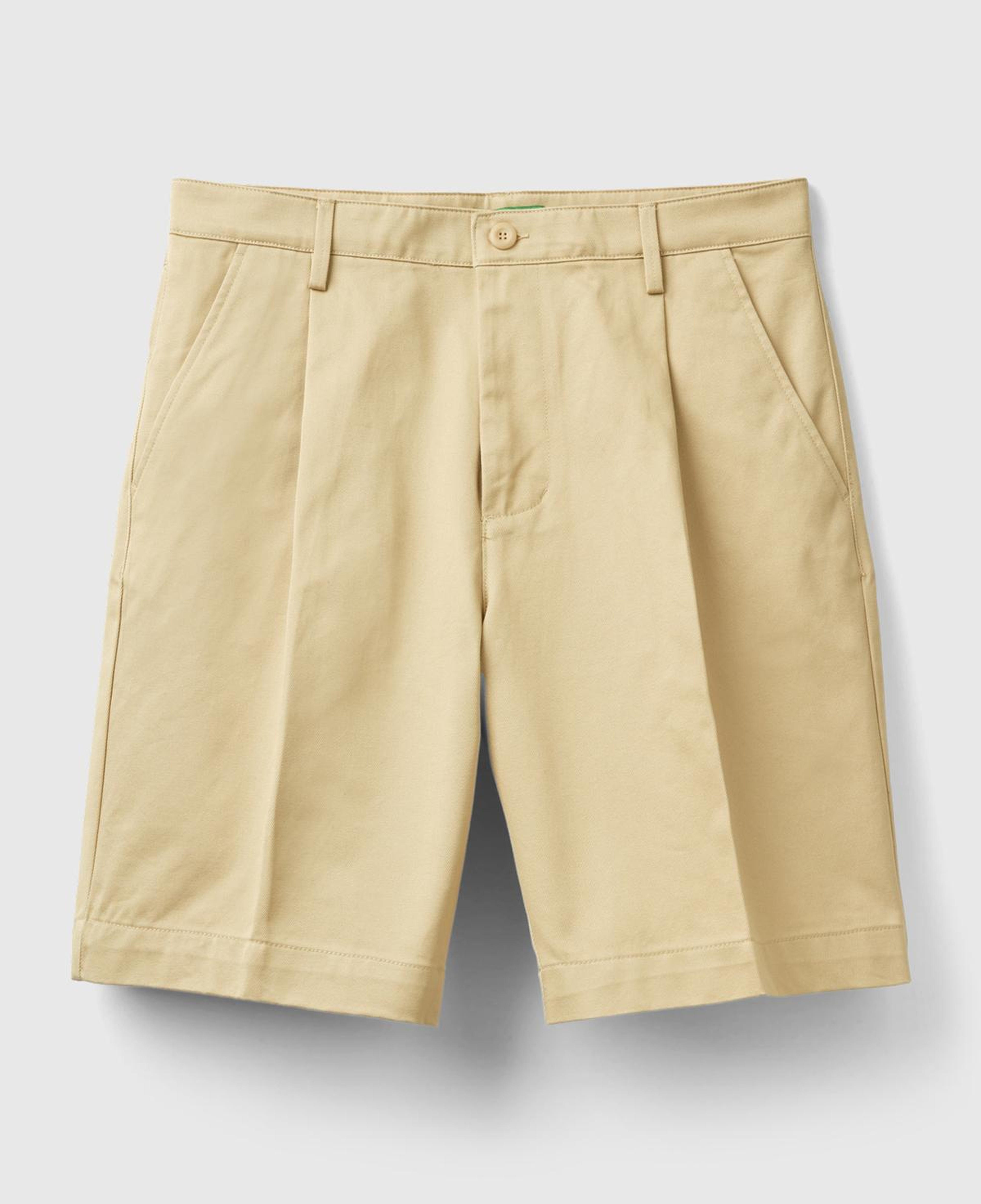 Erkek Bej %100 Pamuk Önü Pileli 4 Cepli Bermuda Şort