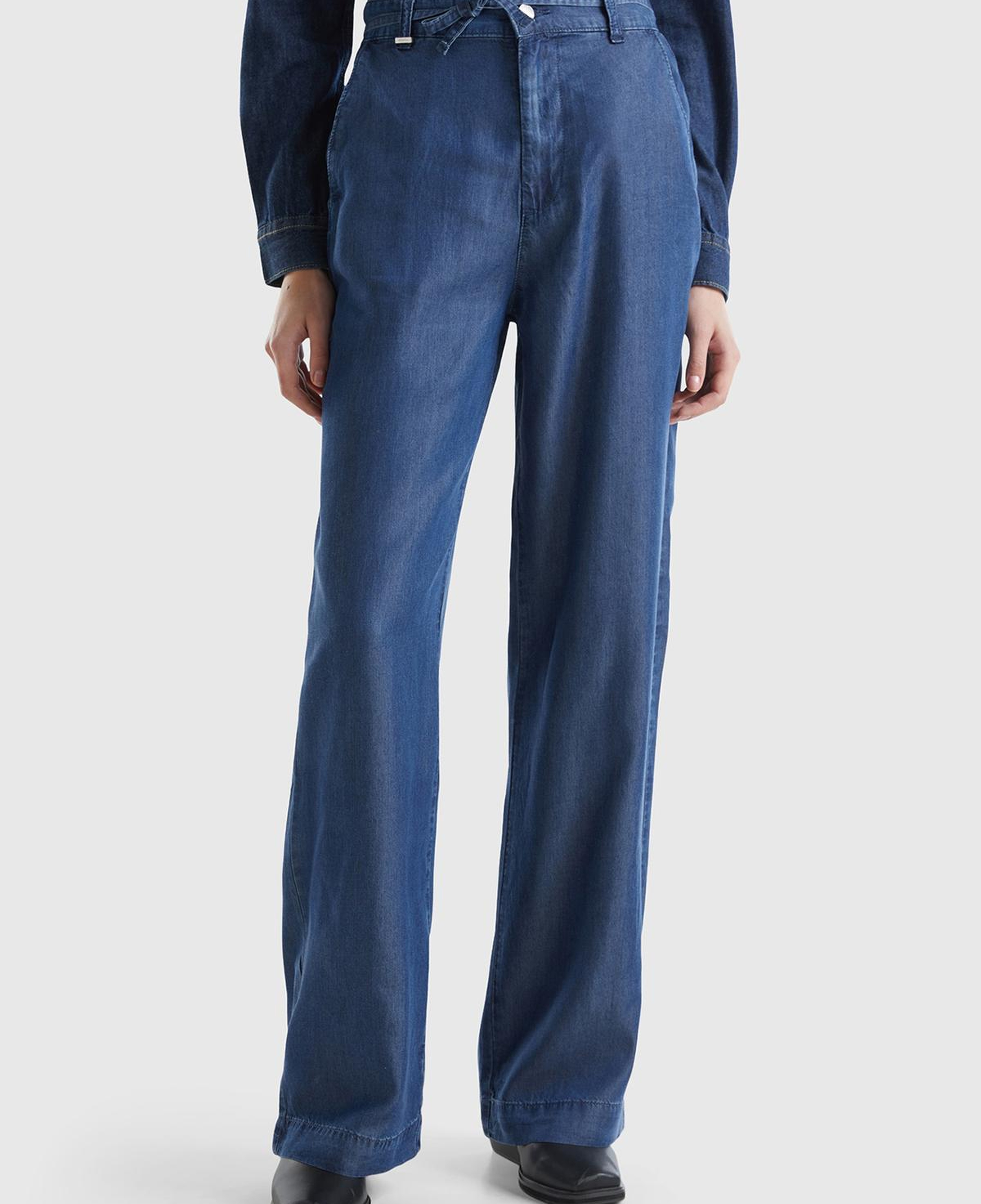 Kadın İndigo %100 Liyosel Kemer Delikli Beli İpli Geniş Paça Pantolon