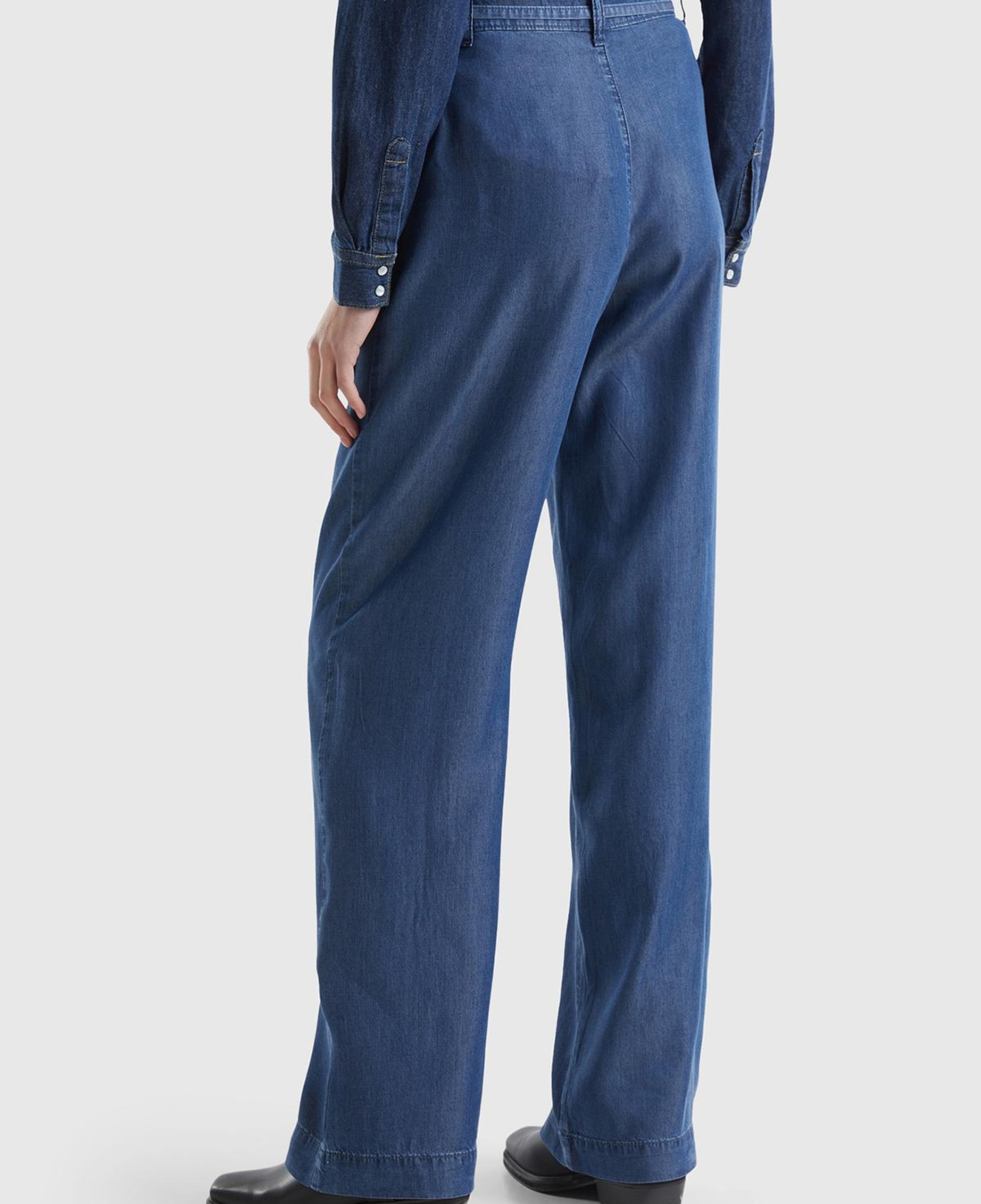 Kadın İndigo %100 Liyosel Kemer Delikli Beli İpli Geniş Paça Pantolon