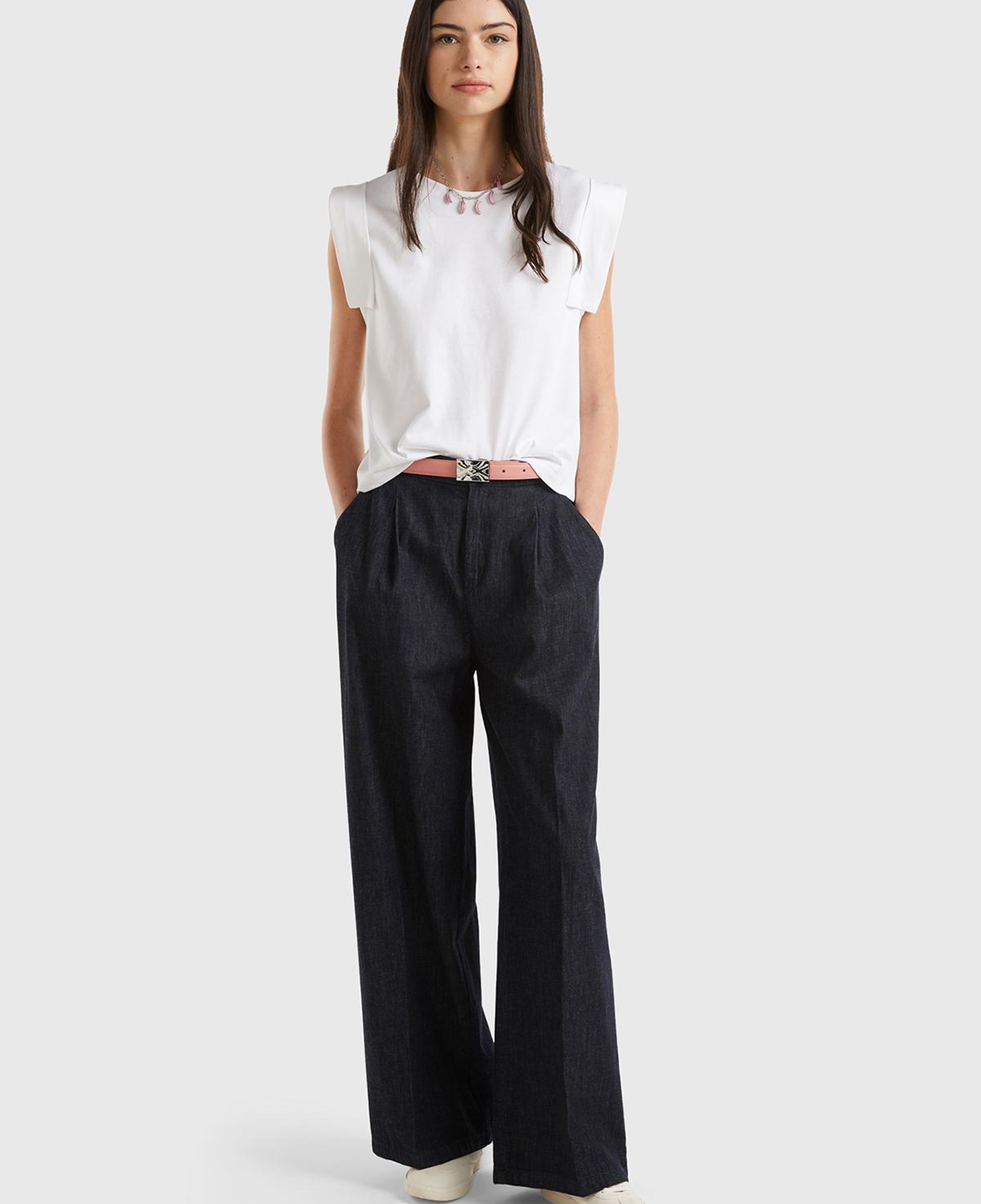 Kadın Siyah Pamuk Karışımlı Önü Pileli Beli Büzgülü Fermuarlı Pantolon