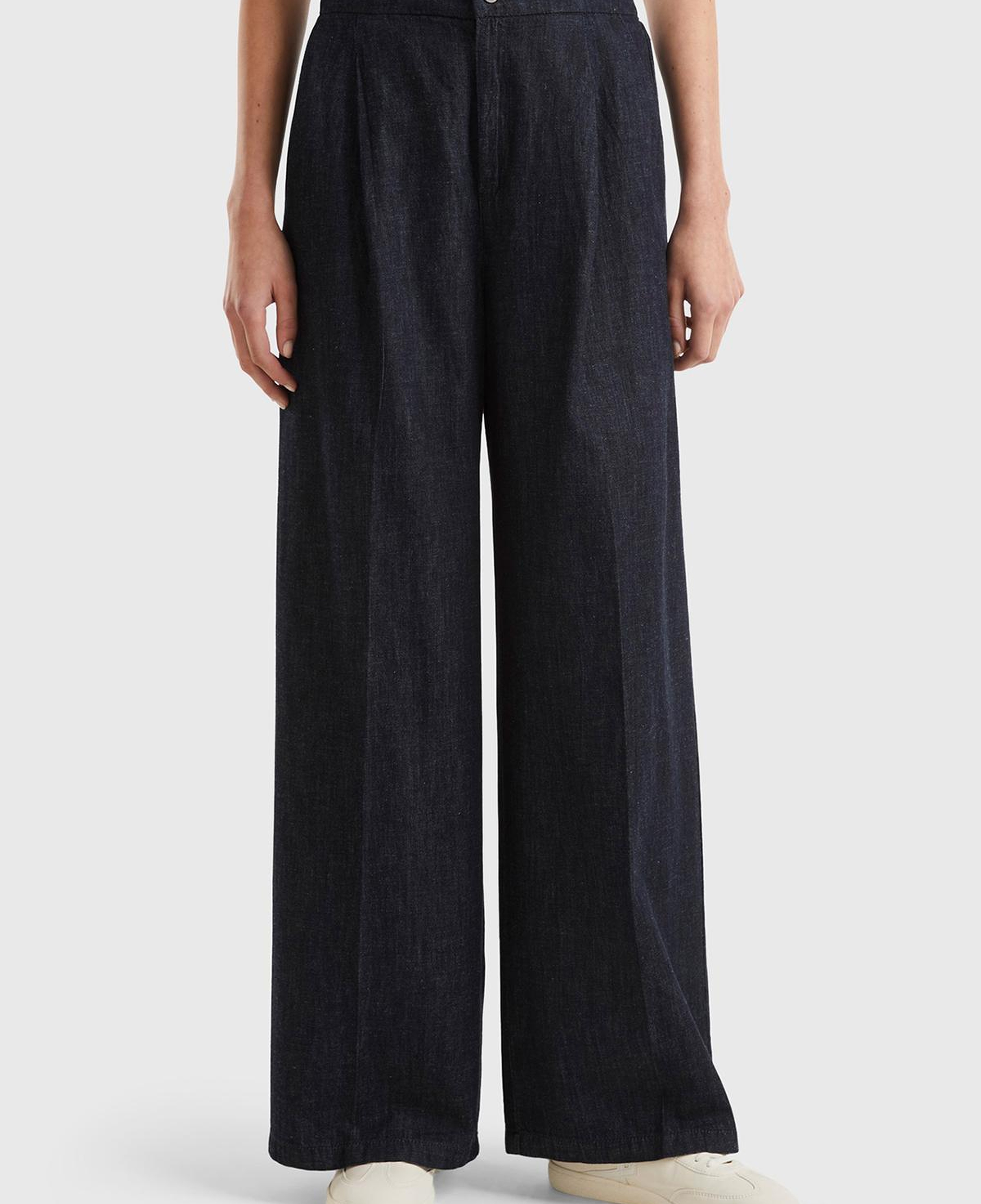 Kadın Siyah Pamuk Karışımlı Önü Pileli Beli Büzgülü Fermuarlı Pantolon