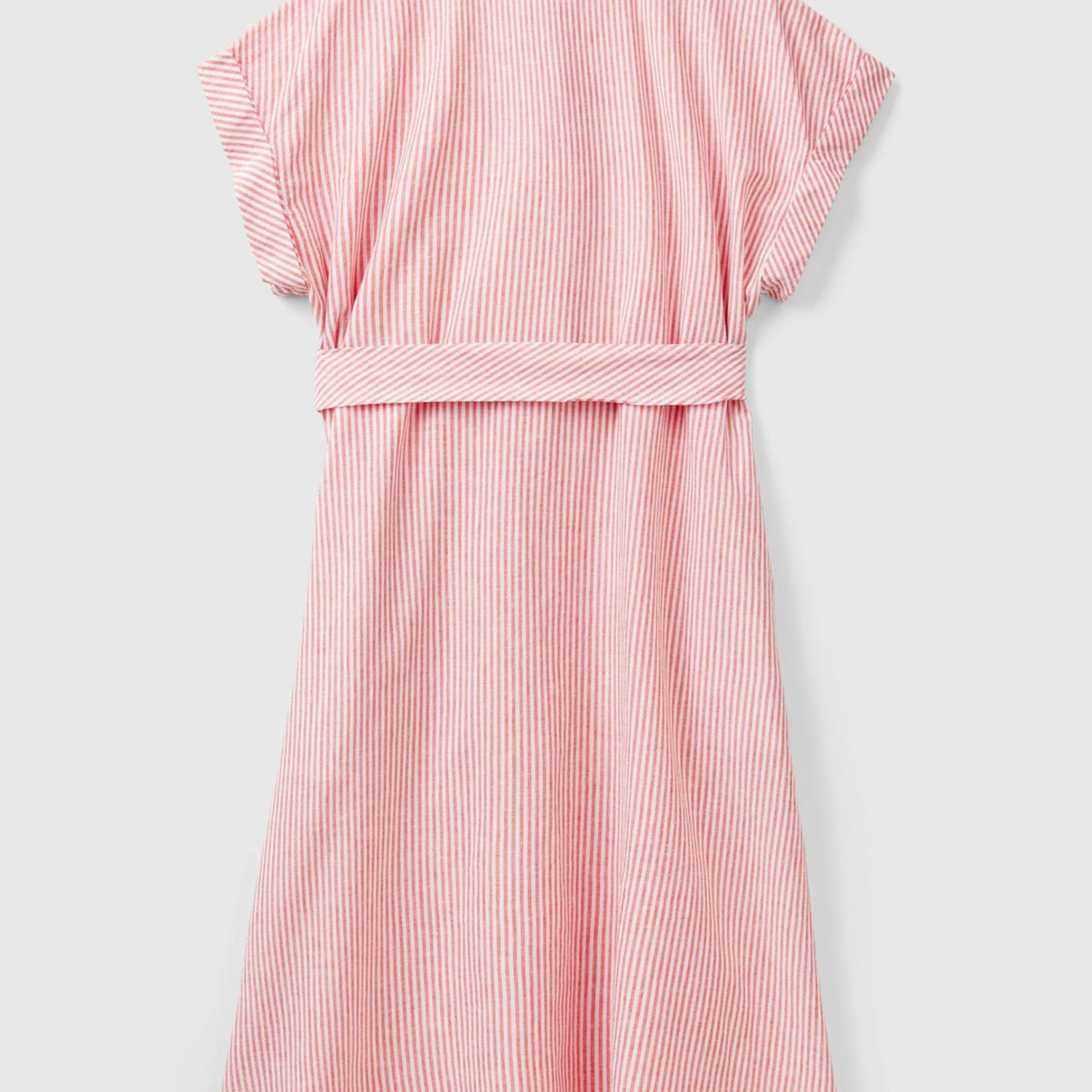 Kadın Kırmızı Keten Karışımlı Beli Bağlamlı Önü Düğmeli Yırtmaçlı Elbise