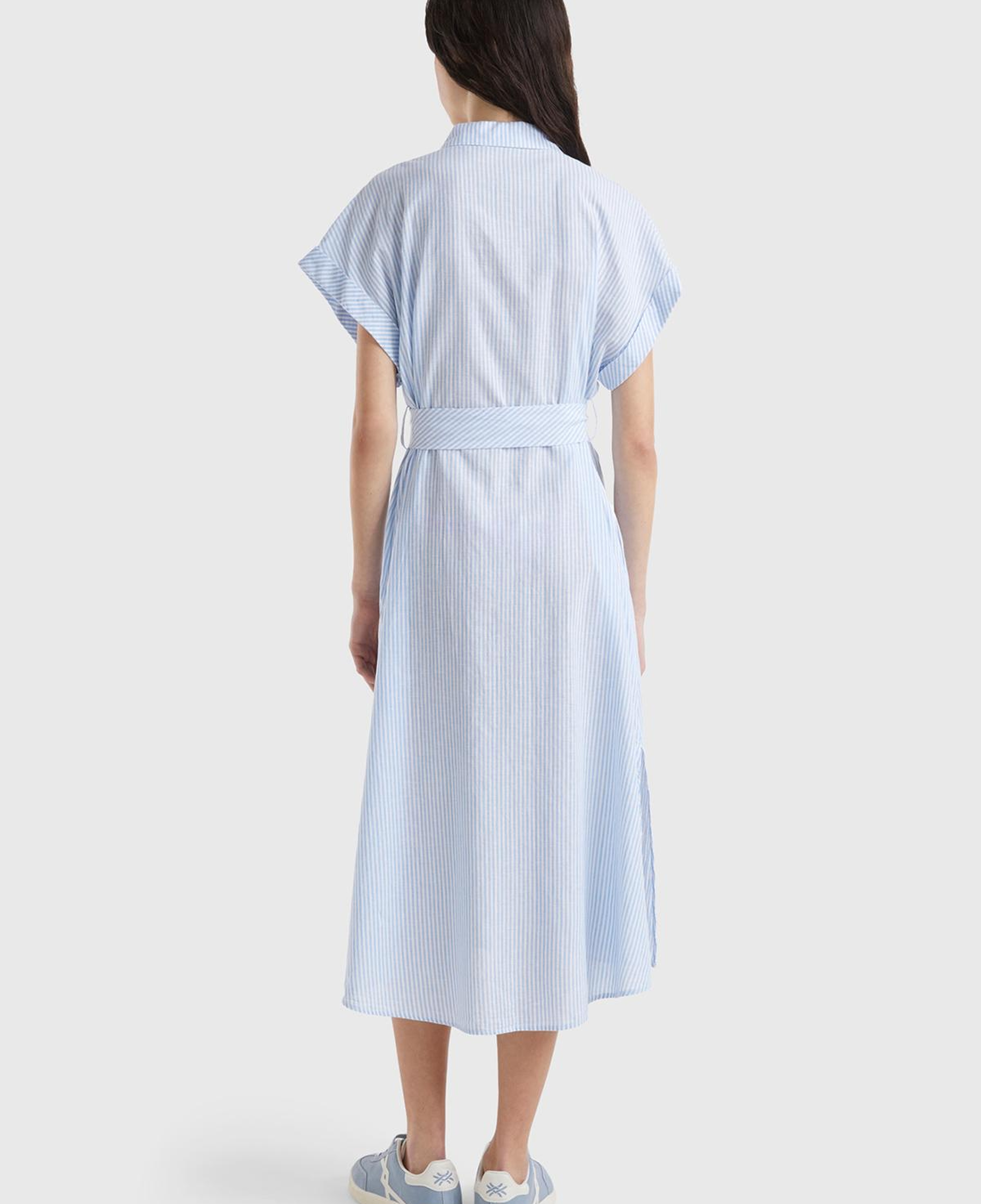 Kadın Mavi- Keten Karışımlı Beli Bağlamlı Önü Düğmeli Yırtmaçlı Elbise