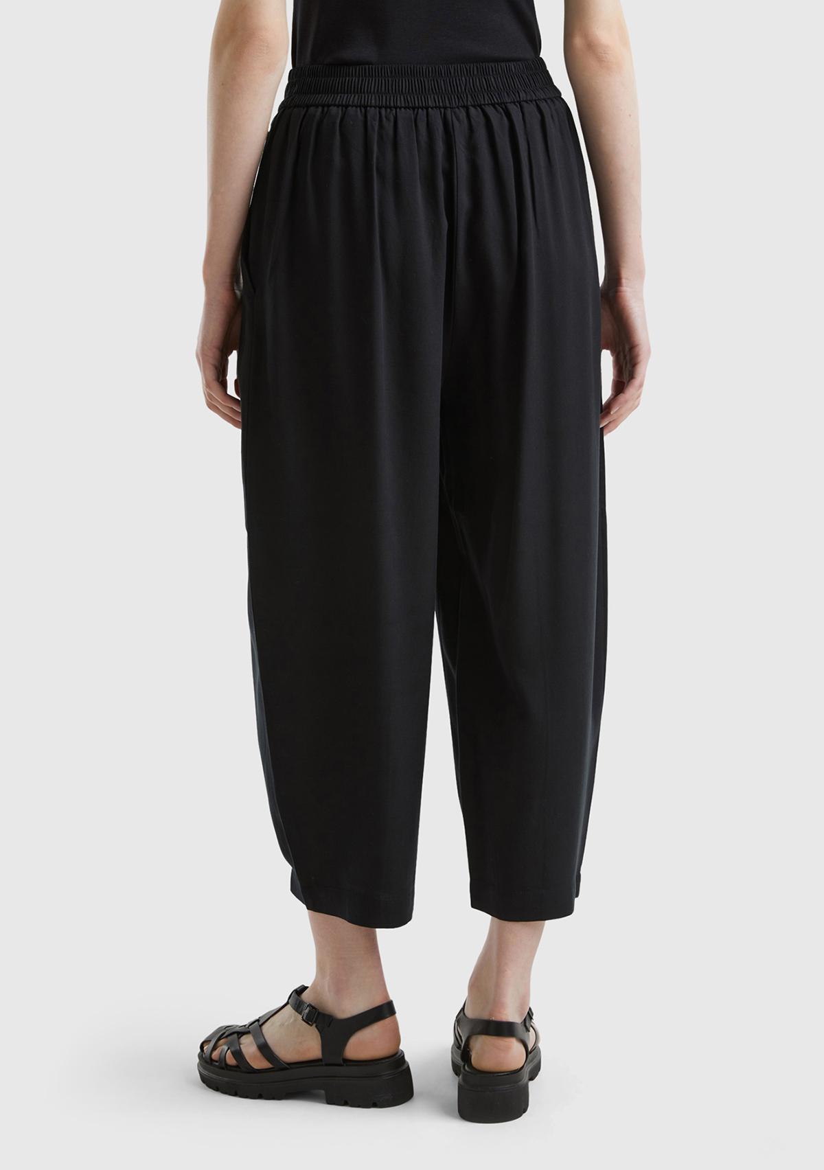 Kadın Siyah %100 Liyosel Bol Kesim Beli Lastikli Pantolon