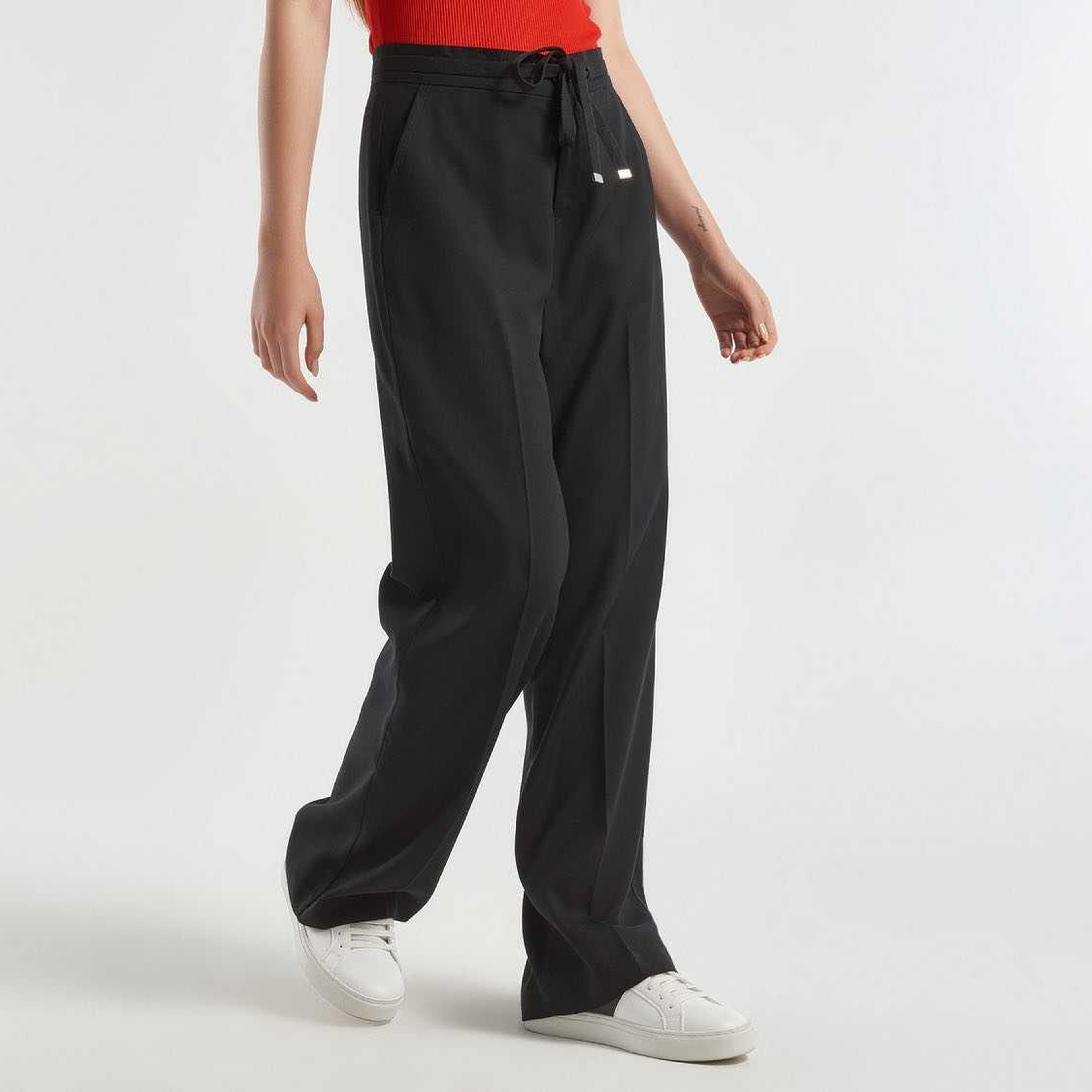 Kadın Siyah %100 Liyosel Önü Pileli Beli İpli ve Düğmeli Pantolon