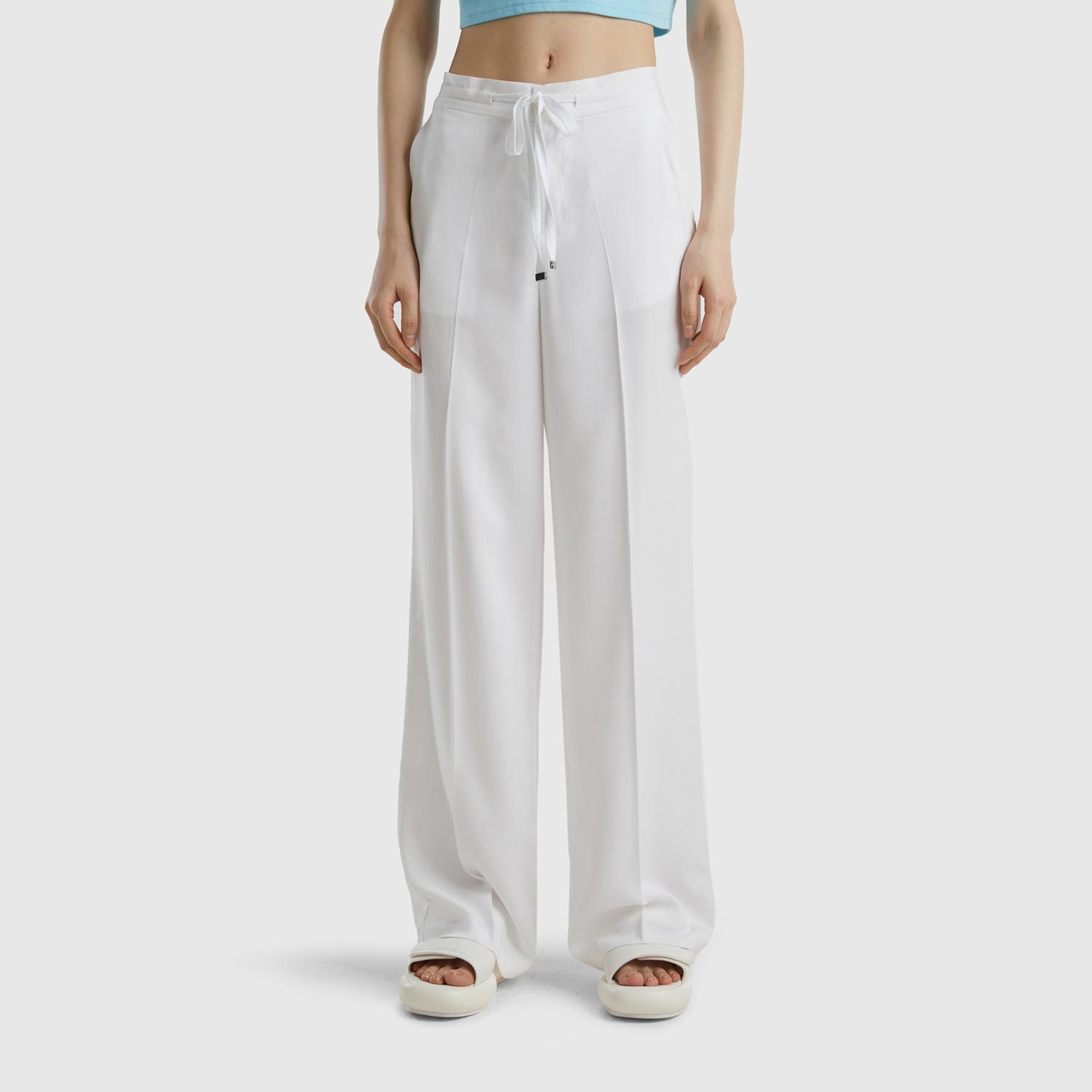 Kadın Beyaz %100 Liyosel Önü Pileli Beli İpli ve Düğmeli Pantolon