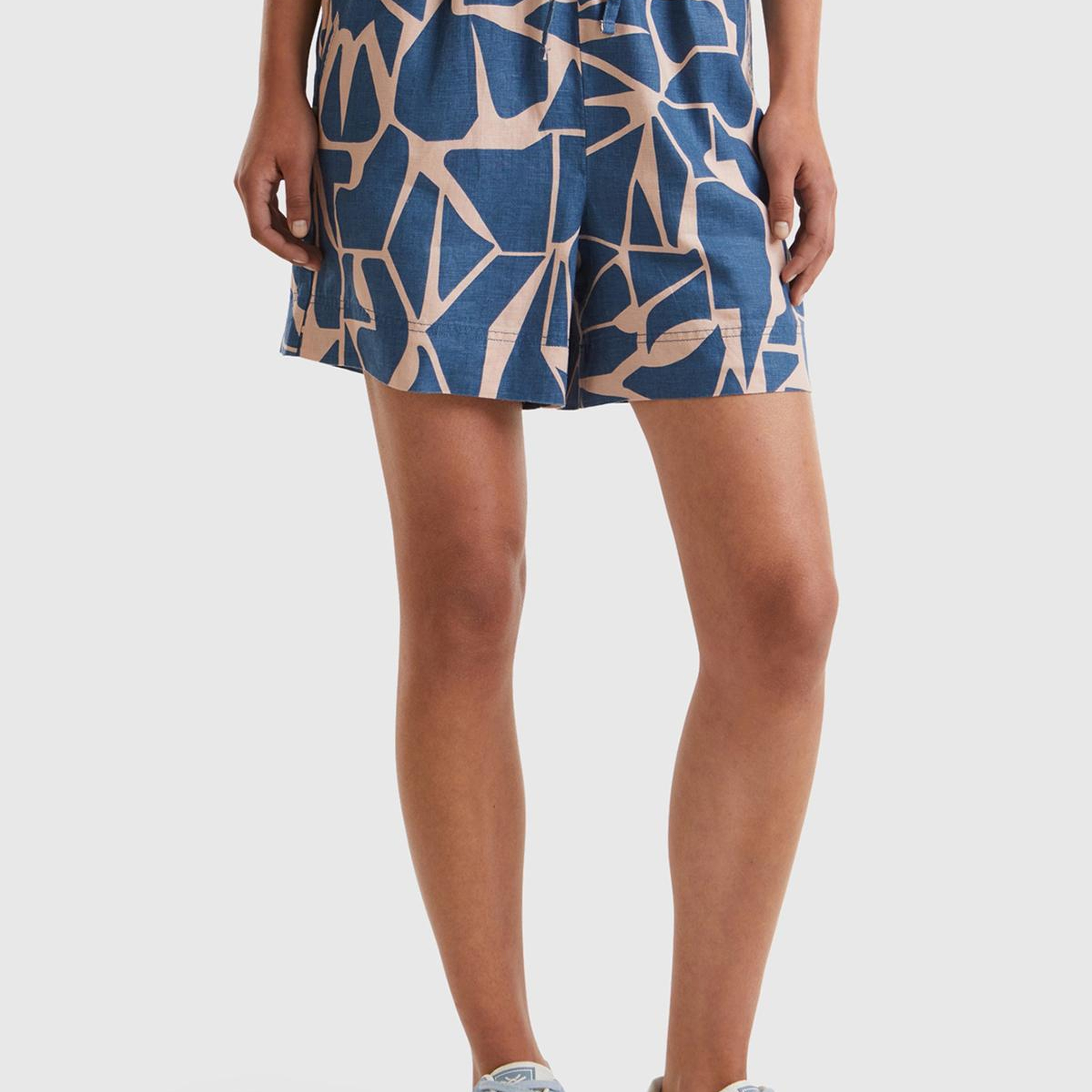 Kadın Lacivert %100 Keten Tamamı Desenli Beli Bağlamalı Şort