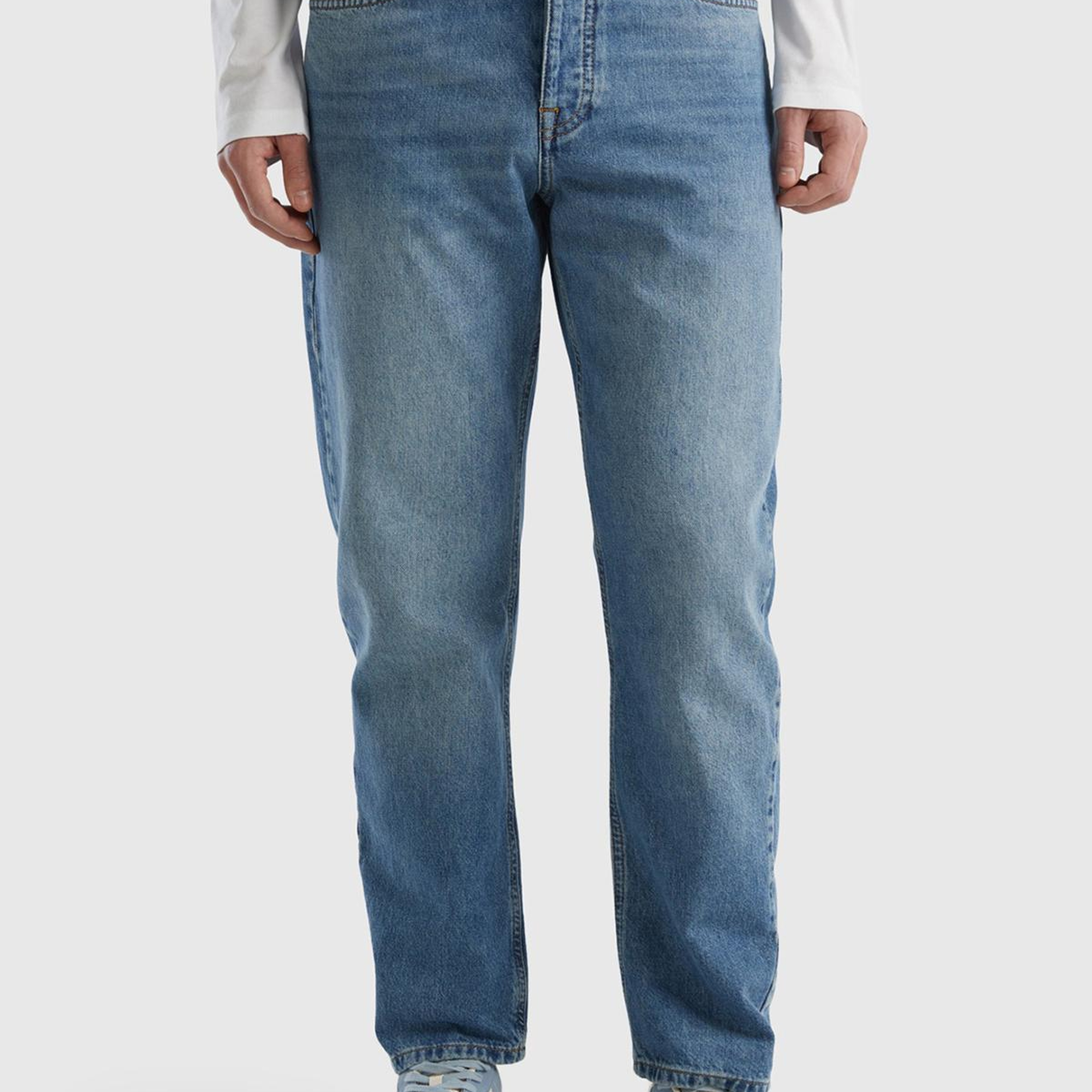 Erkek Mavi %100 Pamuk Arkası Logo Detaylı Havuç Kesim Denim Pantolon