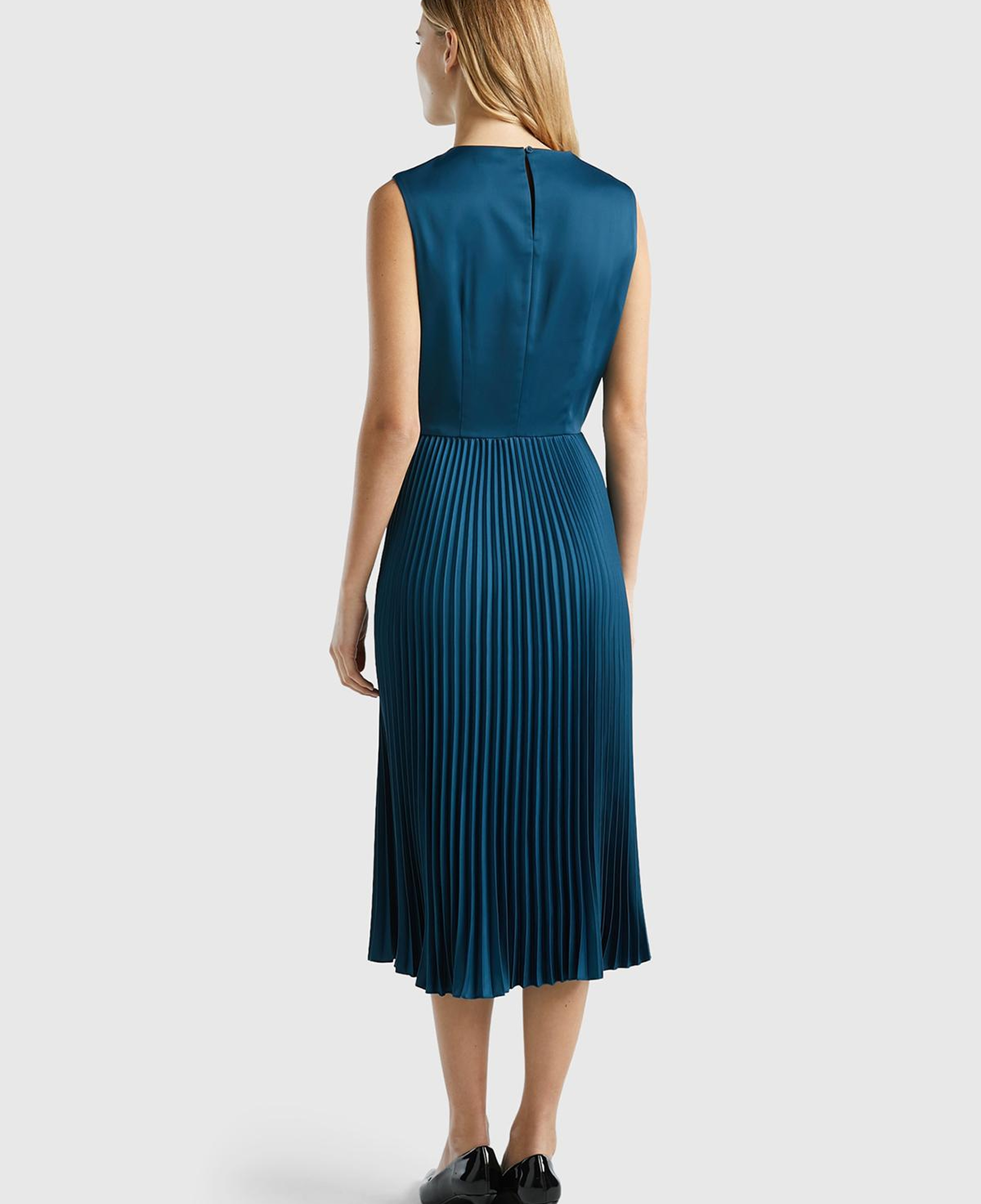 Kadın Petrol Mavisi Önü Detaylı Sıfır Kol Bisiklet Yaka Uzun Elbise