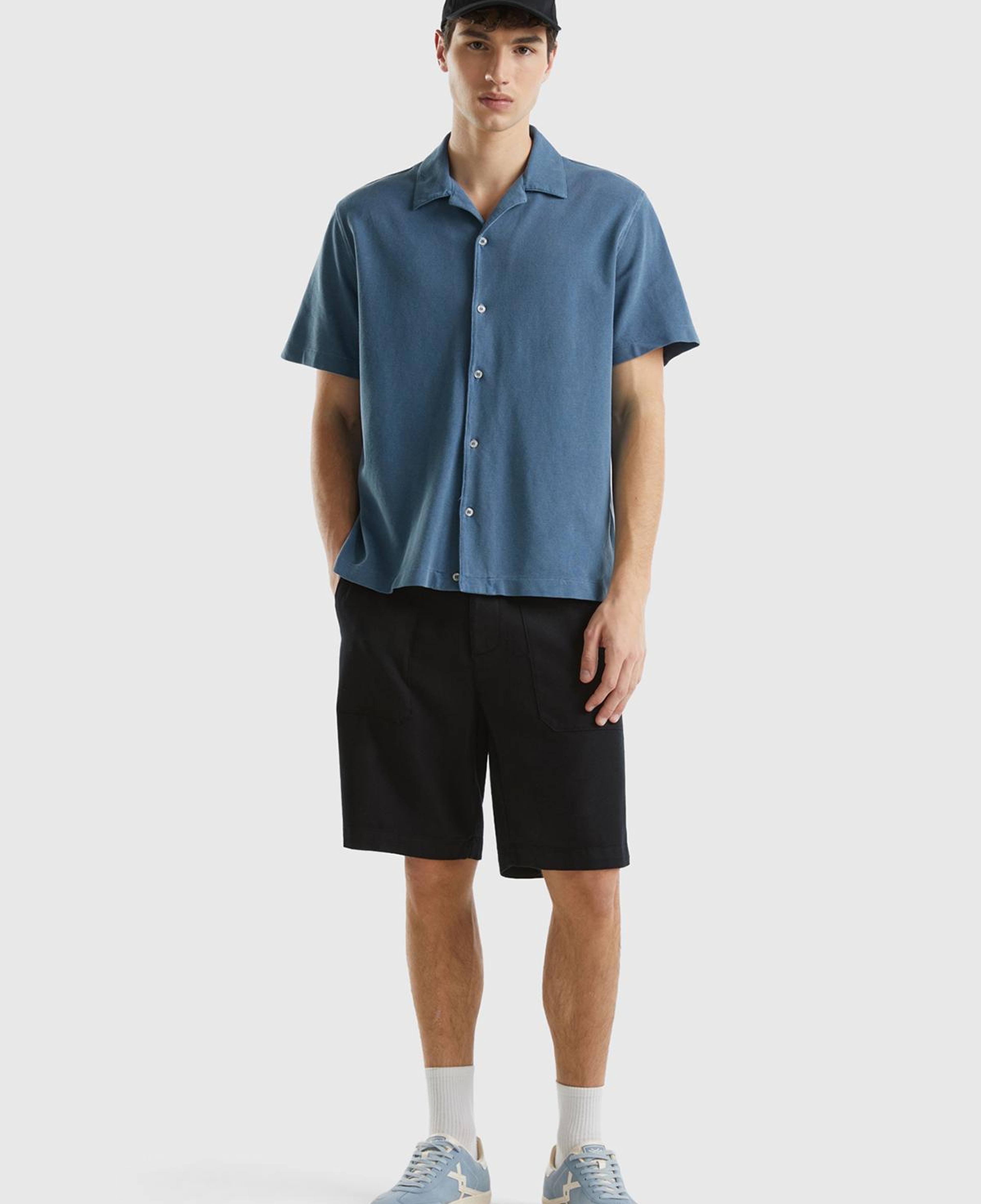 Erkek Lacivert %100 Pamuk Tek Renkli Dekoratif Dikişli Kısa Kollu Gömlek