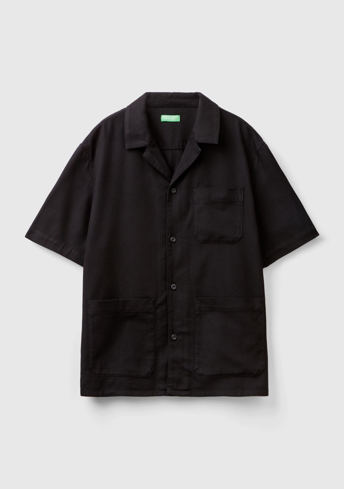 Erkek Siyah Pamuk Karışımlı Cep Detaylı Bowling Yaka Kısa Kollu Gömlek
