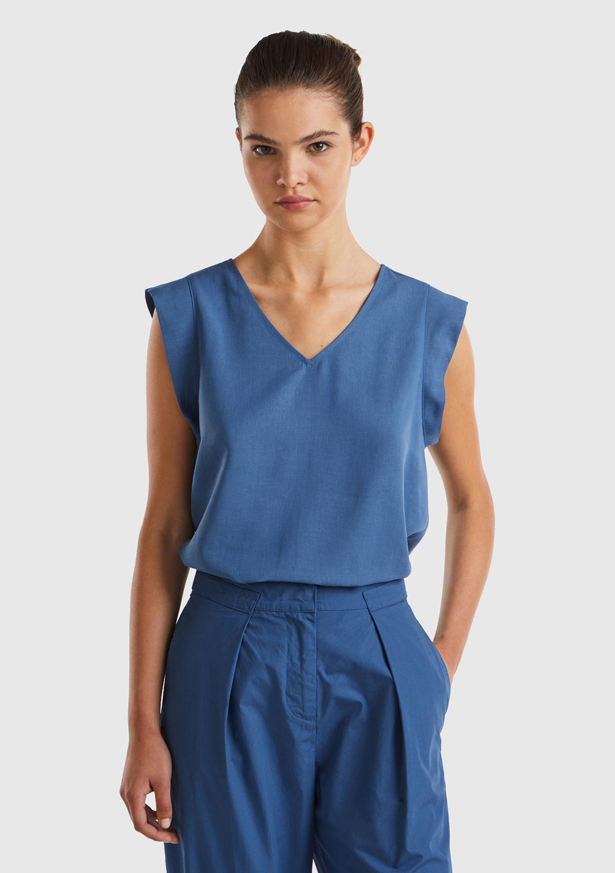 Kadın Gece Mavisi Liyosel ve Keten Karışımlı Geniş Kesim V Yaka Bluz