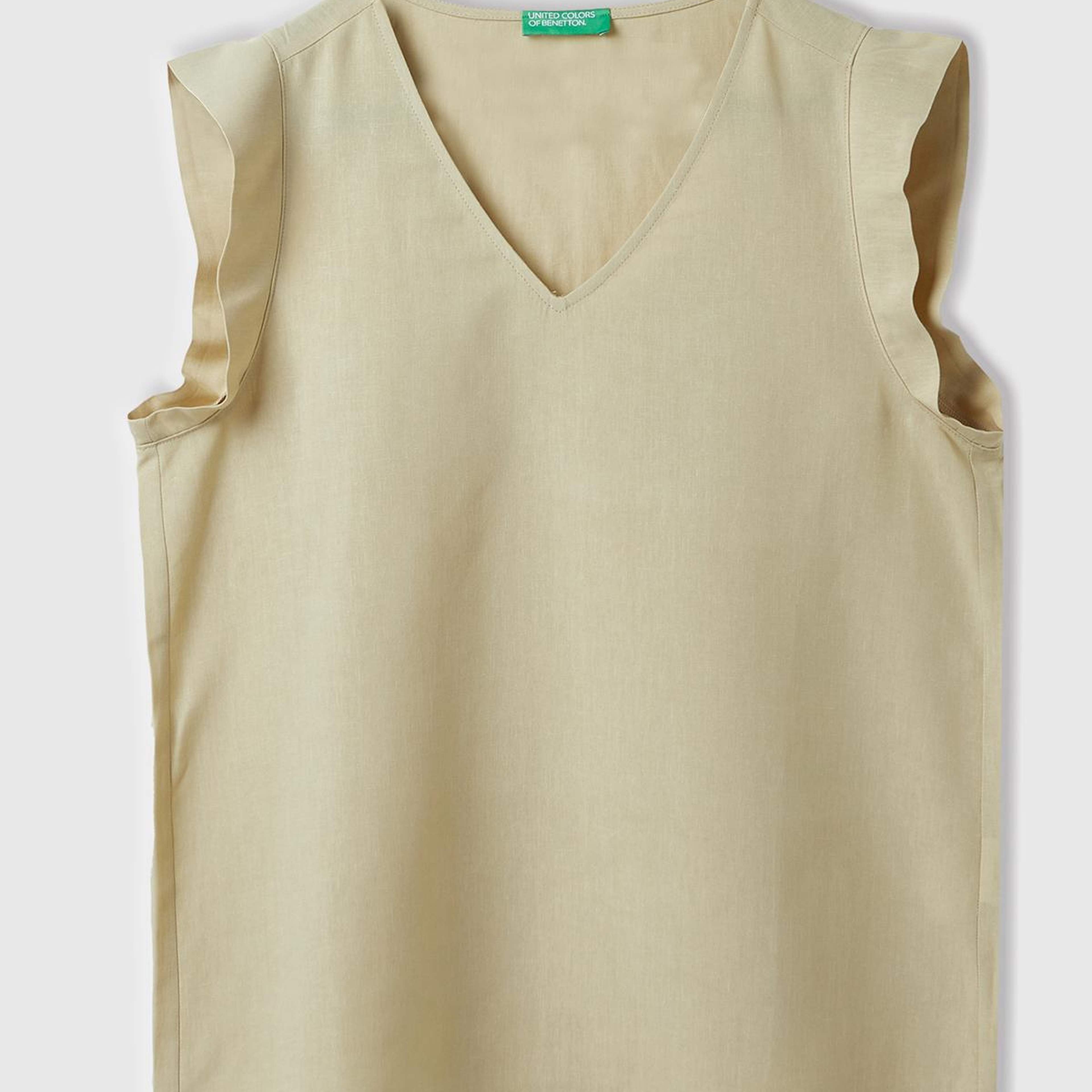 Kadın Bej Liyosel ve Keten Karışımlı Geniş Kesim V Yaka Bluz