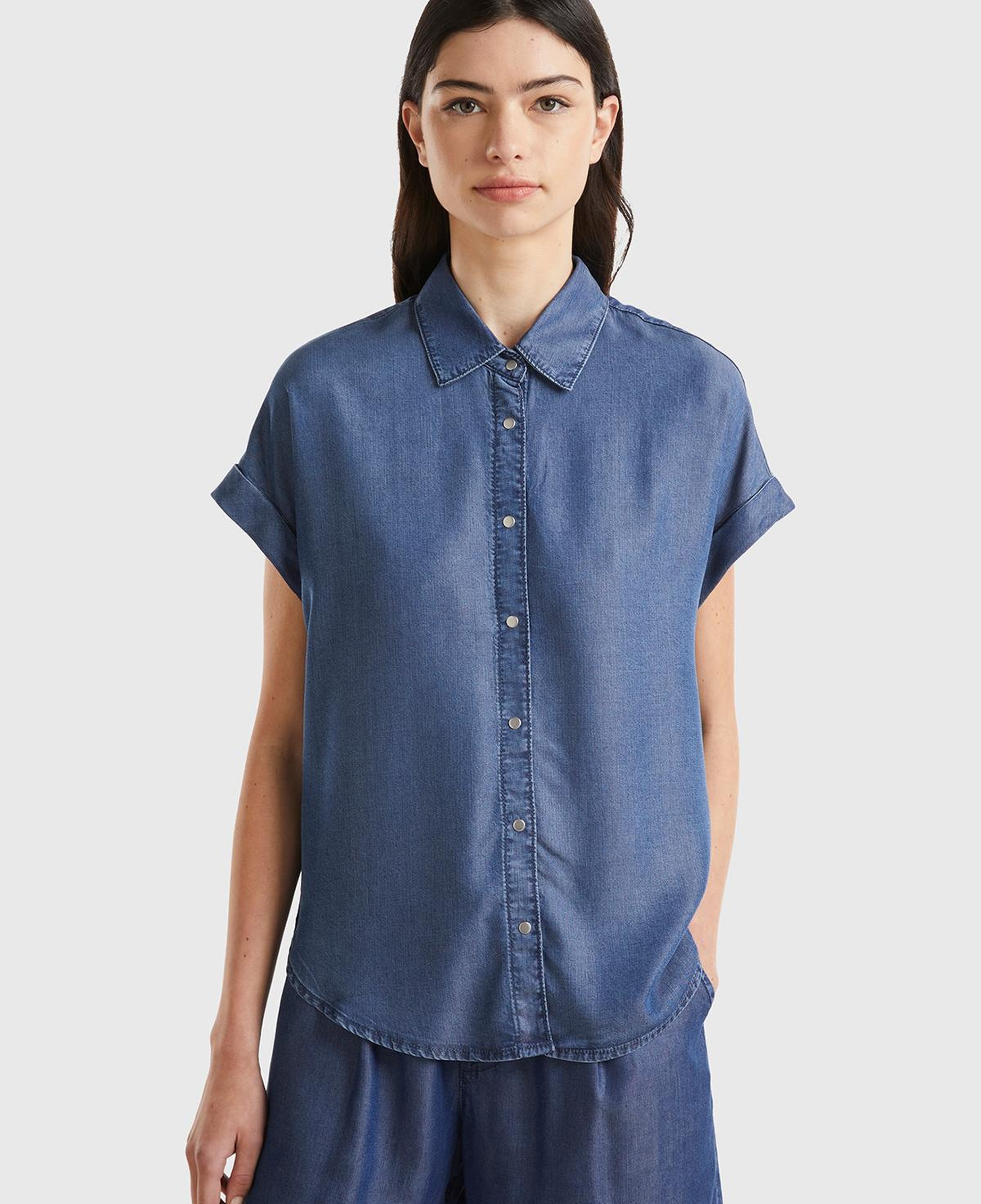 Kadın İndigo %100 Liyosel Arkası Uzun Kısa Kollu Denim Gömlek