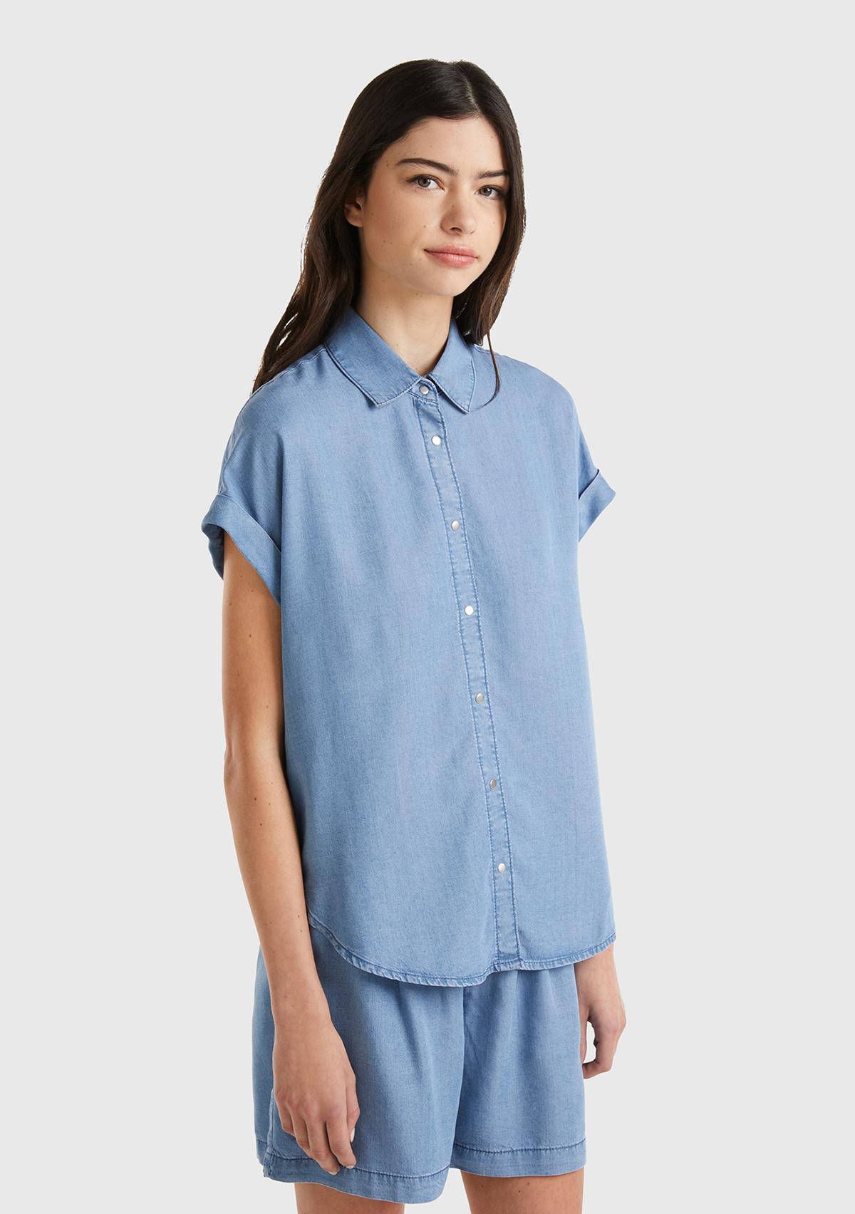 Kadın Mavi %100 Liyosel Arkası Uzun Kısa Kollu Denim Gömlek