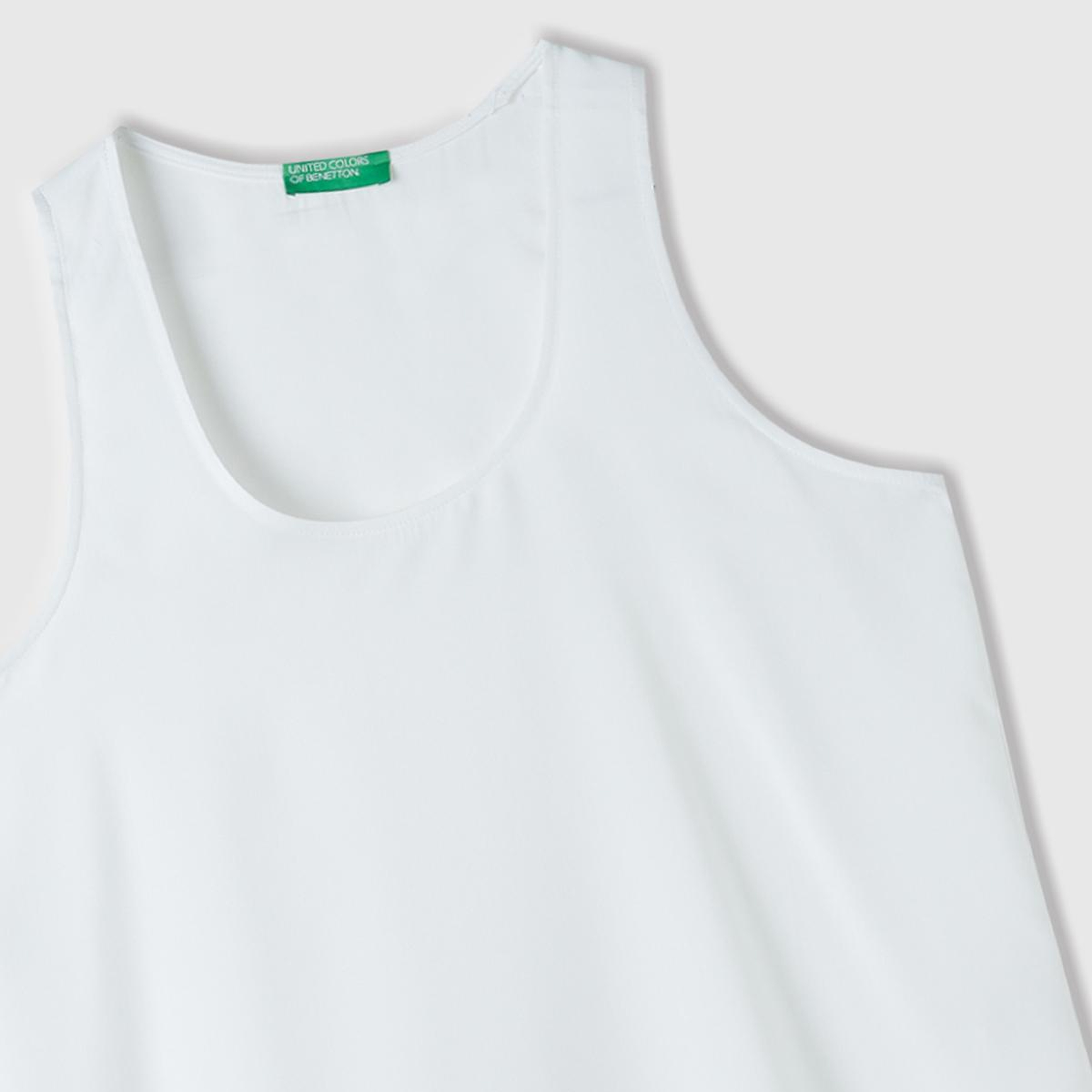 Kadın Beyaz %100 Viskoz Dekoratif Dikişli Geniş Bisiklet Yaka Kolsuz Bluz