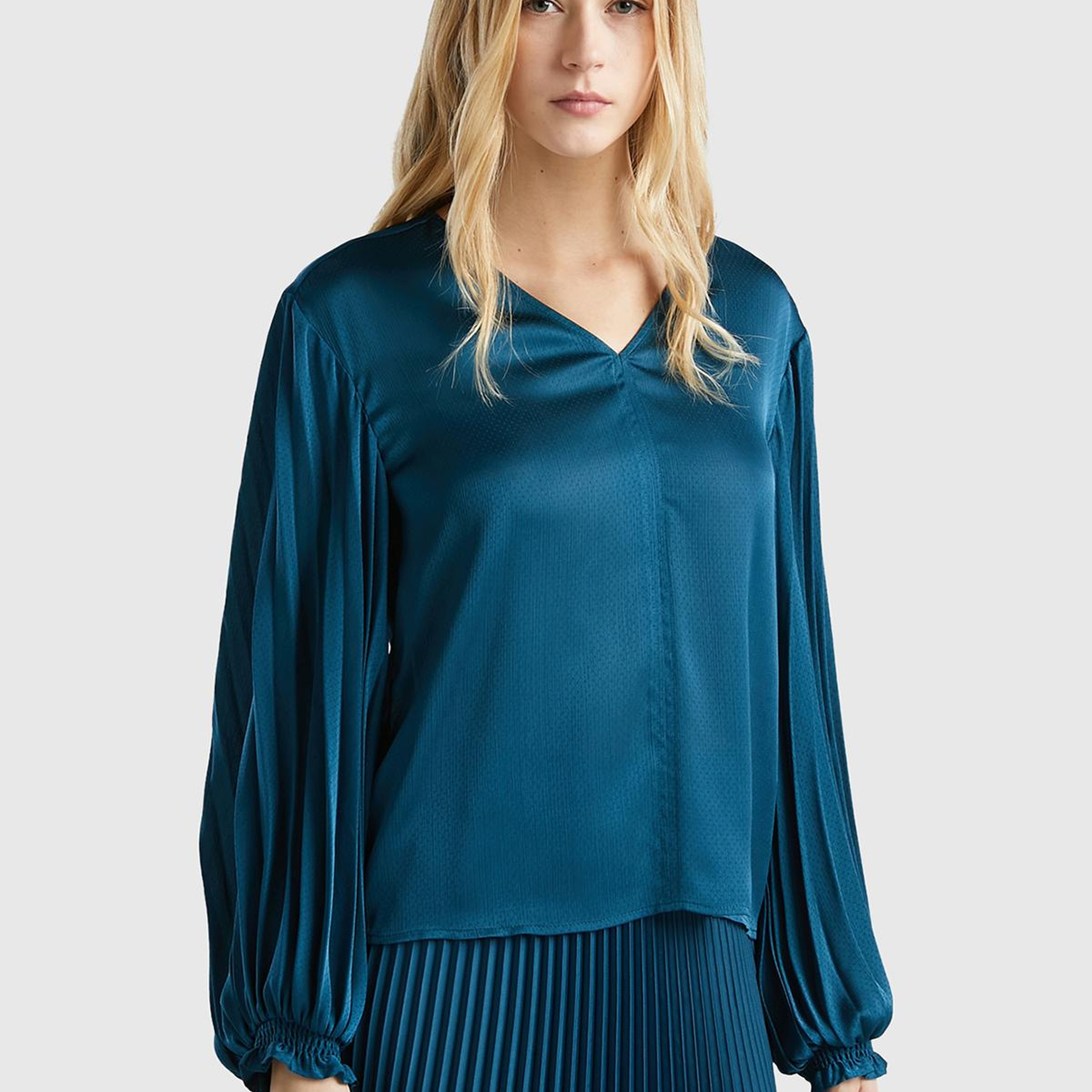 Kadın Petrol Mavisi Kolları Detaylı V Yaka Bluz