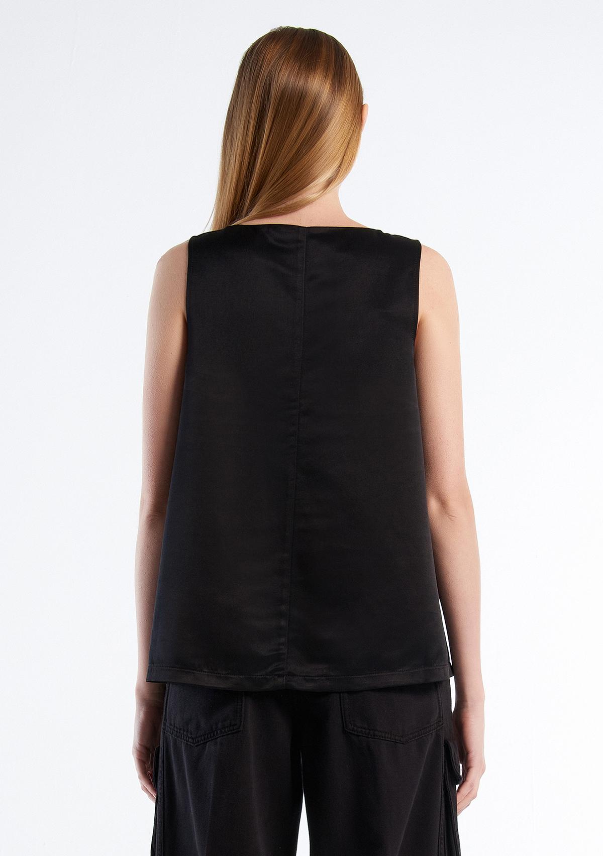 Kadın Siyah Viskoz Karışımlı Saten Kolsuz Bluz