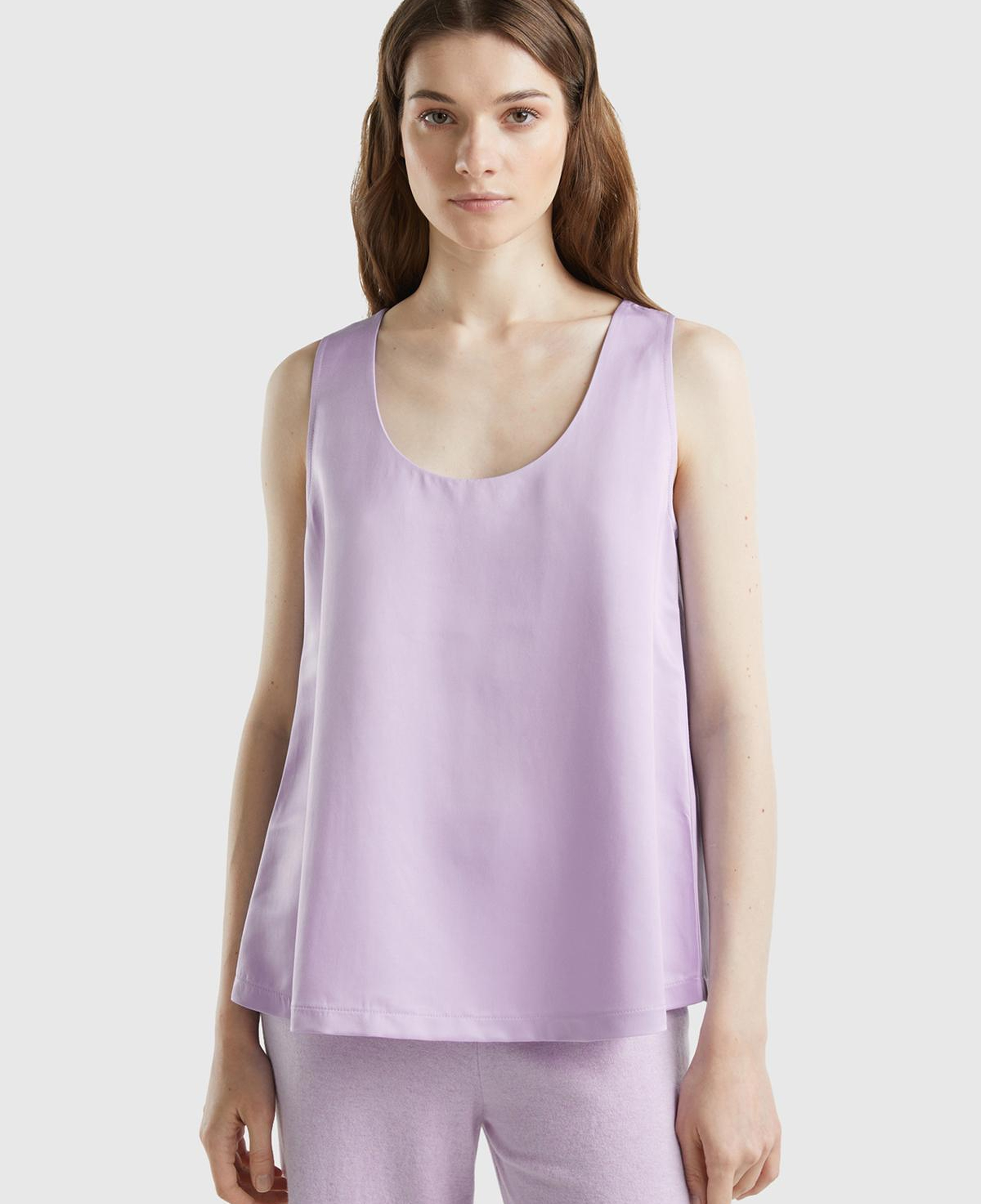 Kadın Lila Viskoz Karışımlı Saten Kolsuz Bluz