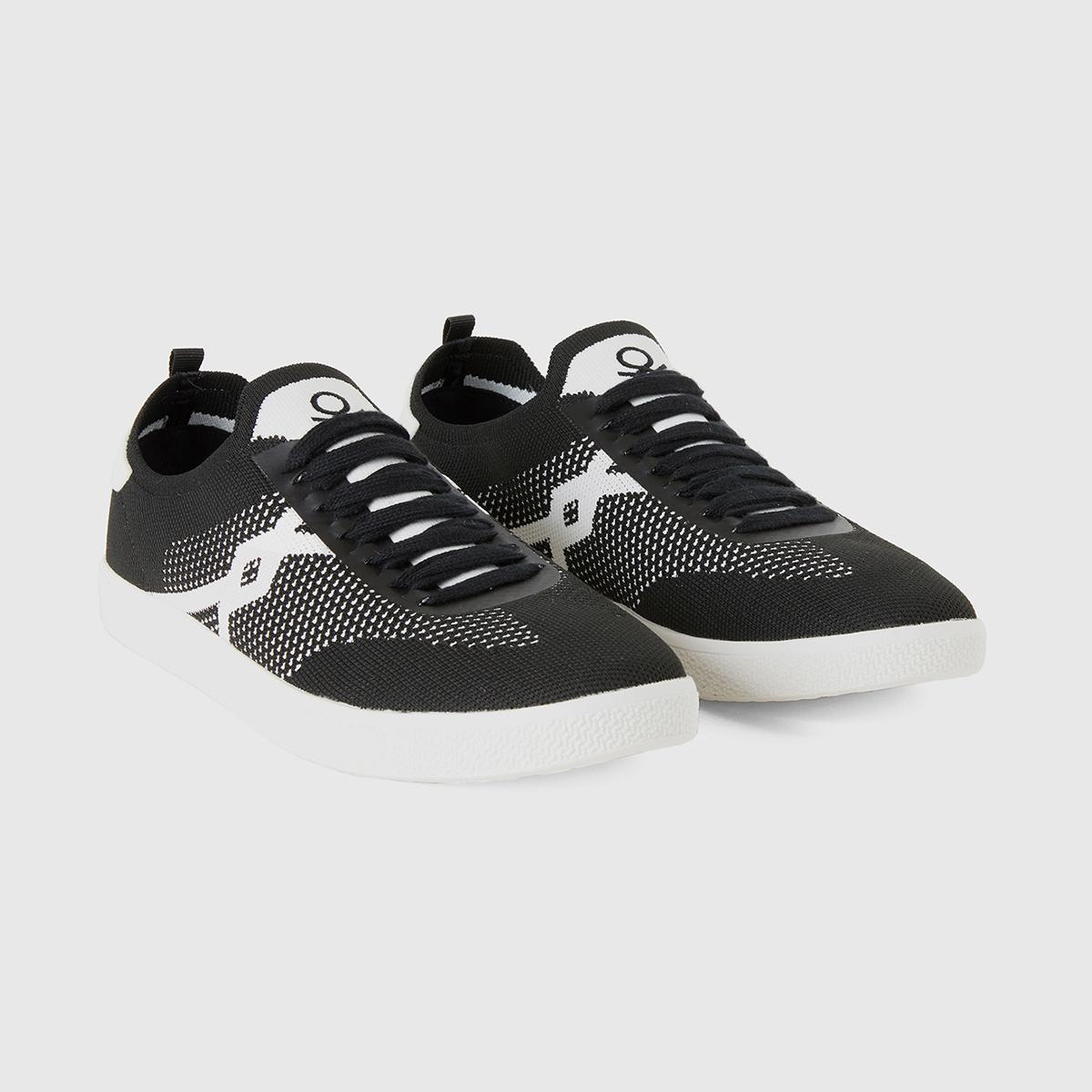 Erkek Siyah Önü ve Arkası Logo Detaylı Bağcıklı Spor Ayakkabı