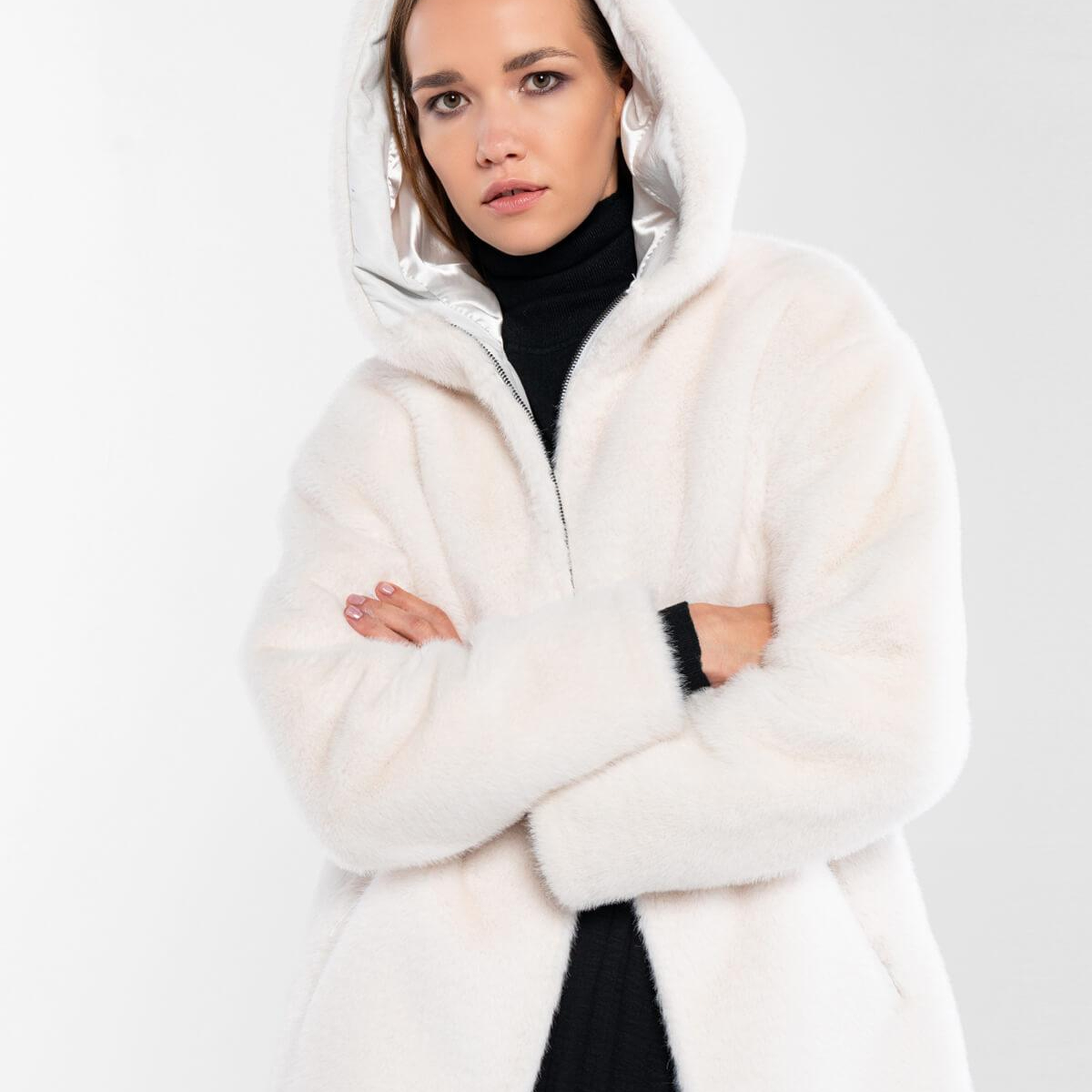 Tamer Tanca Kadın Peluş Beyaz Kumaş Mont Deri Mont