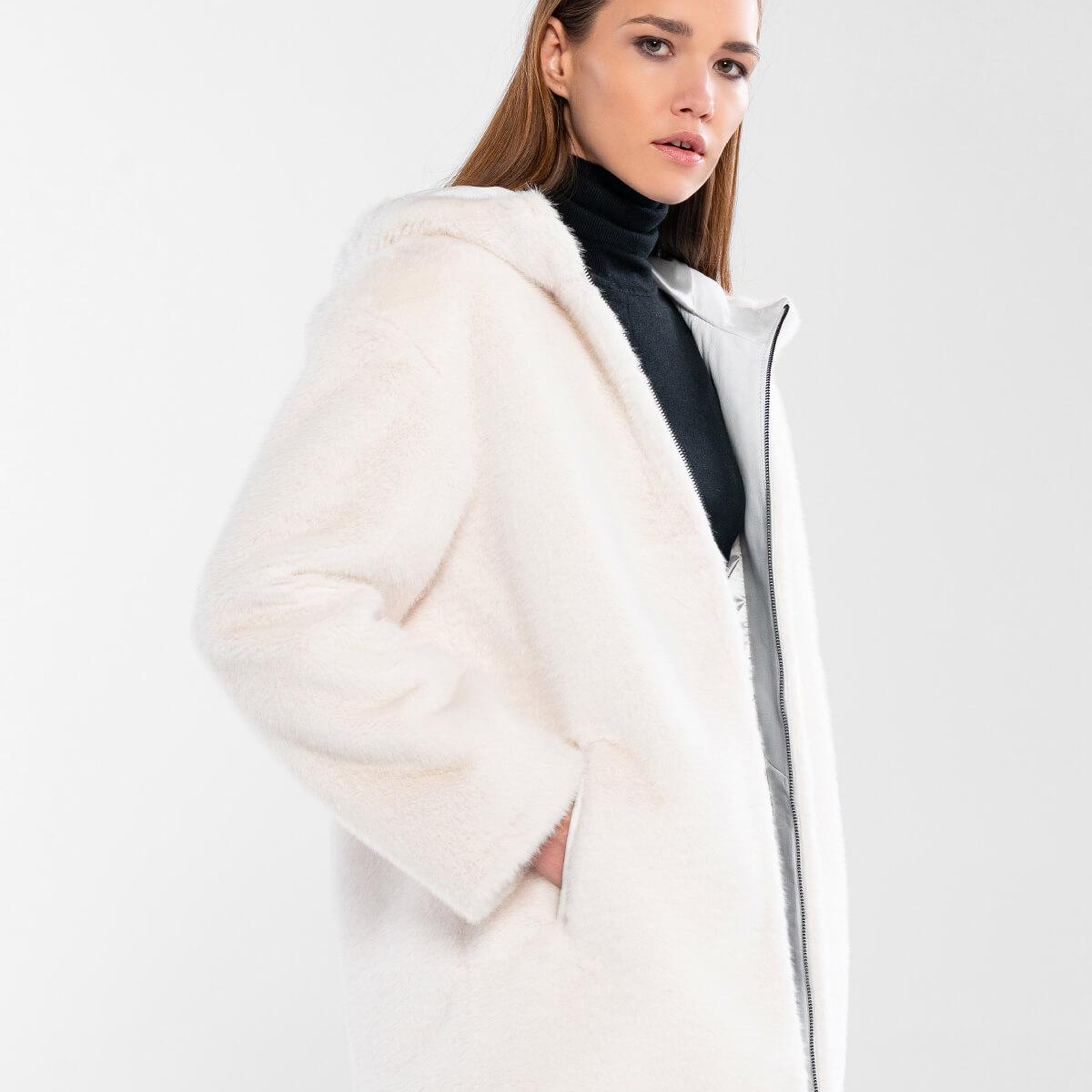 Tamer Tanca Kadın Peluş Beyaz Kumaş Mont Deri Mont