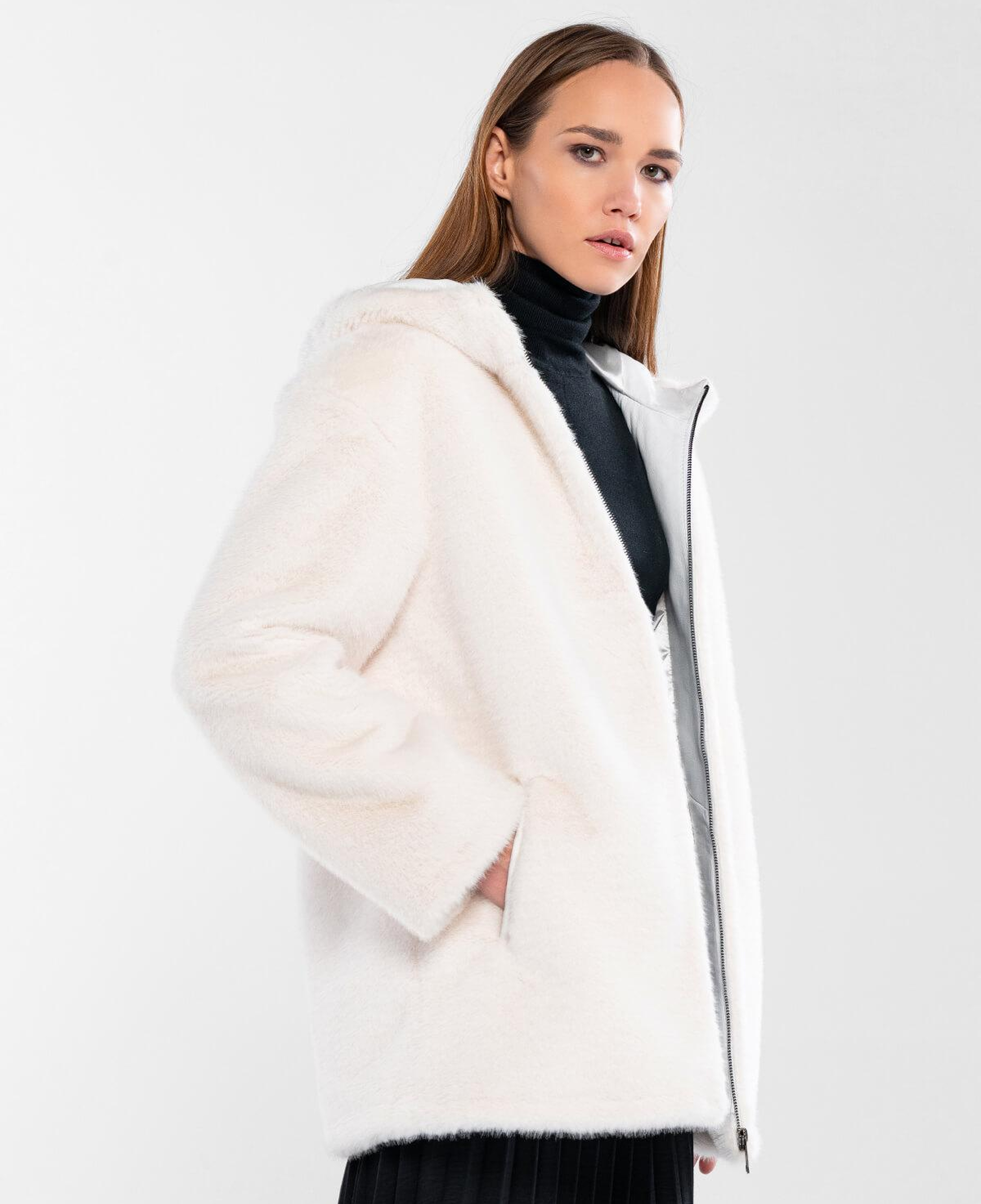 Tamer Tanca Kadın Peluş Beyaz Kumaş Mont Deri Mont