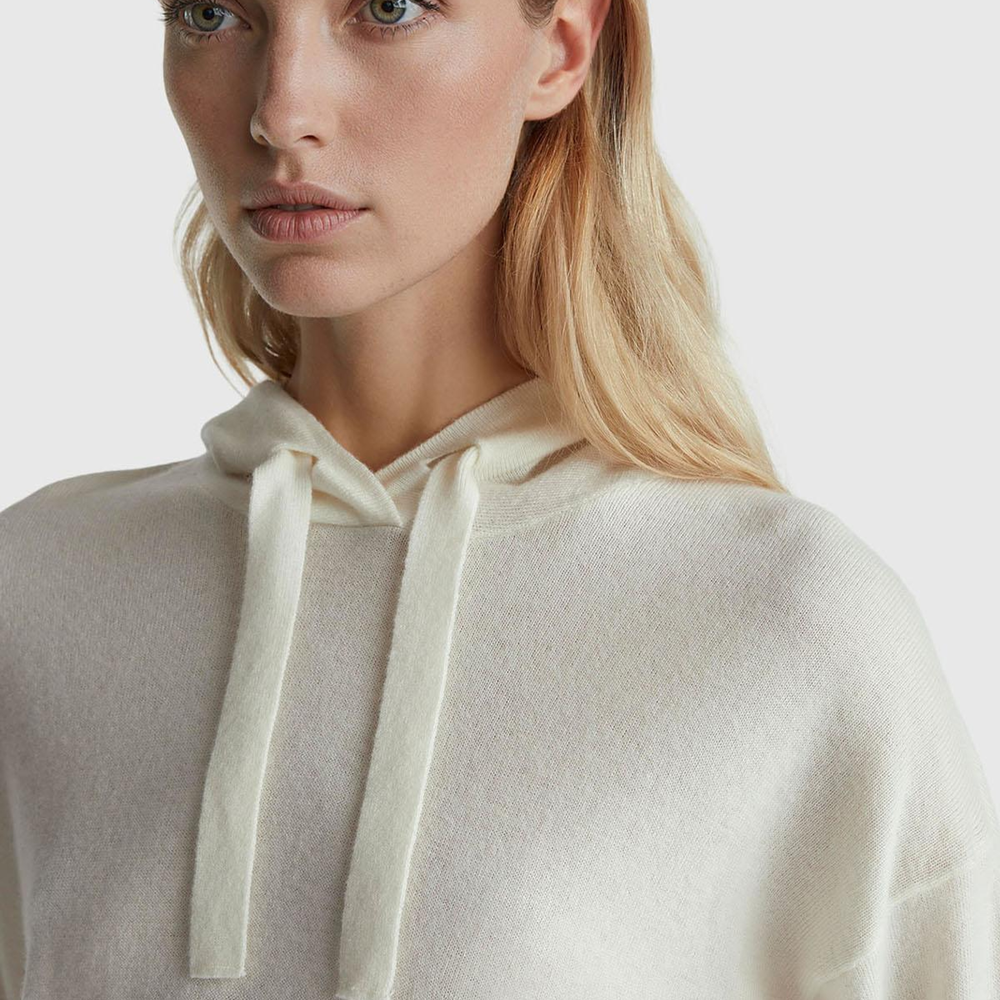 Kadın Ekru Yün ve Kaşmir Karışımlı Kapüşonlu Kazak