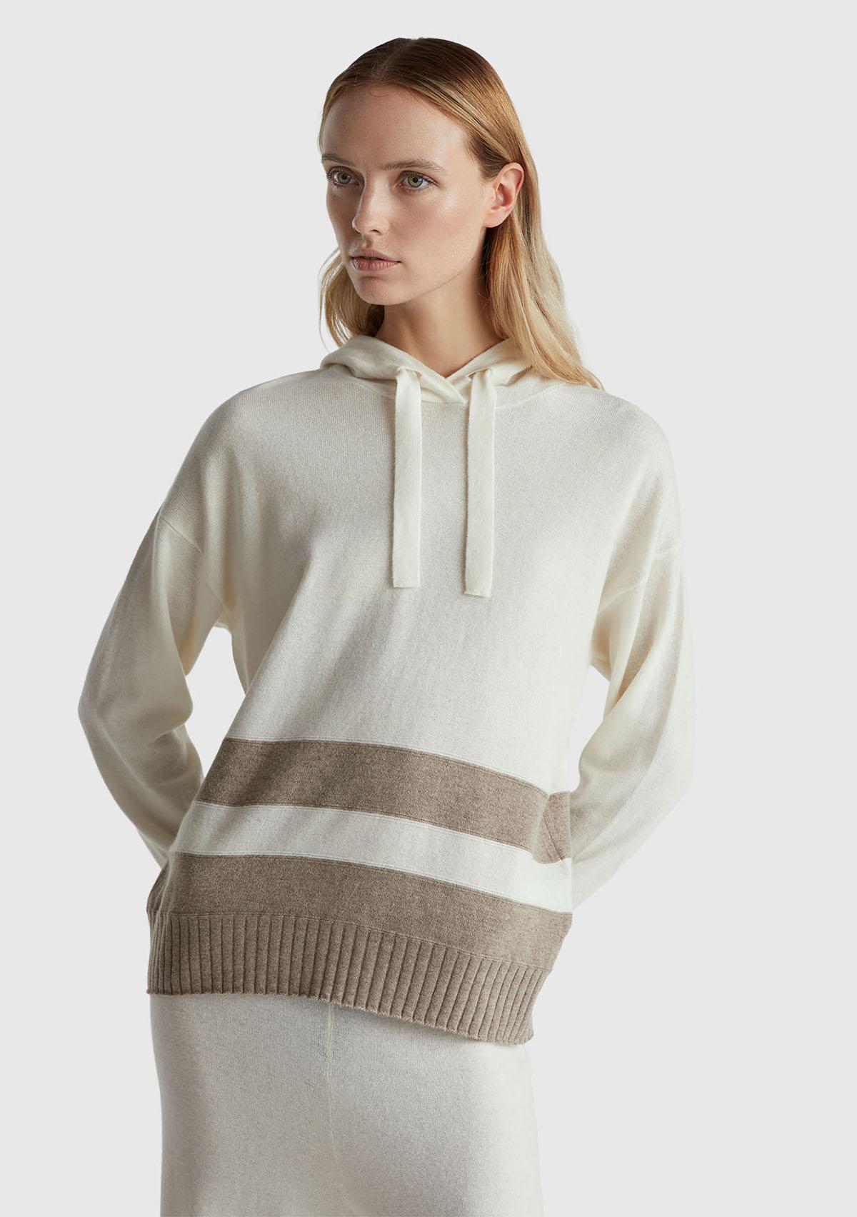 Kadın Ekru Yün ve Kaşmir Karışımlı Kapüşonlu Kazak