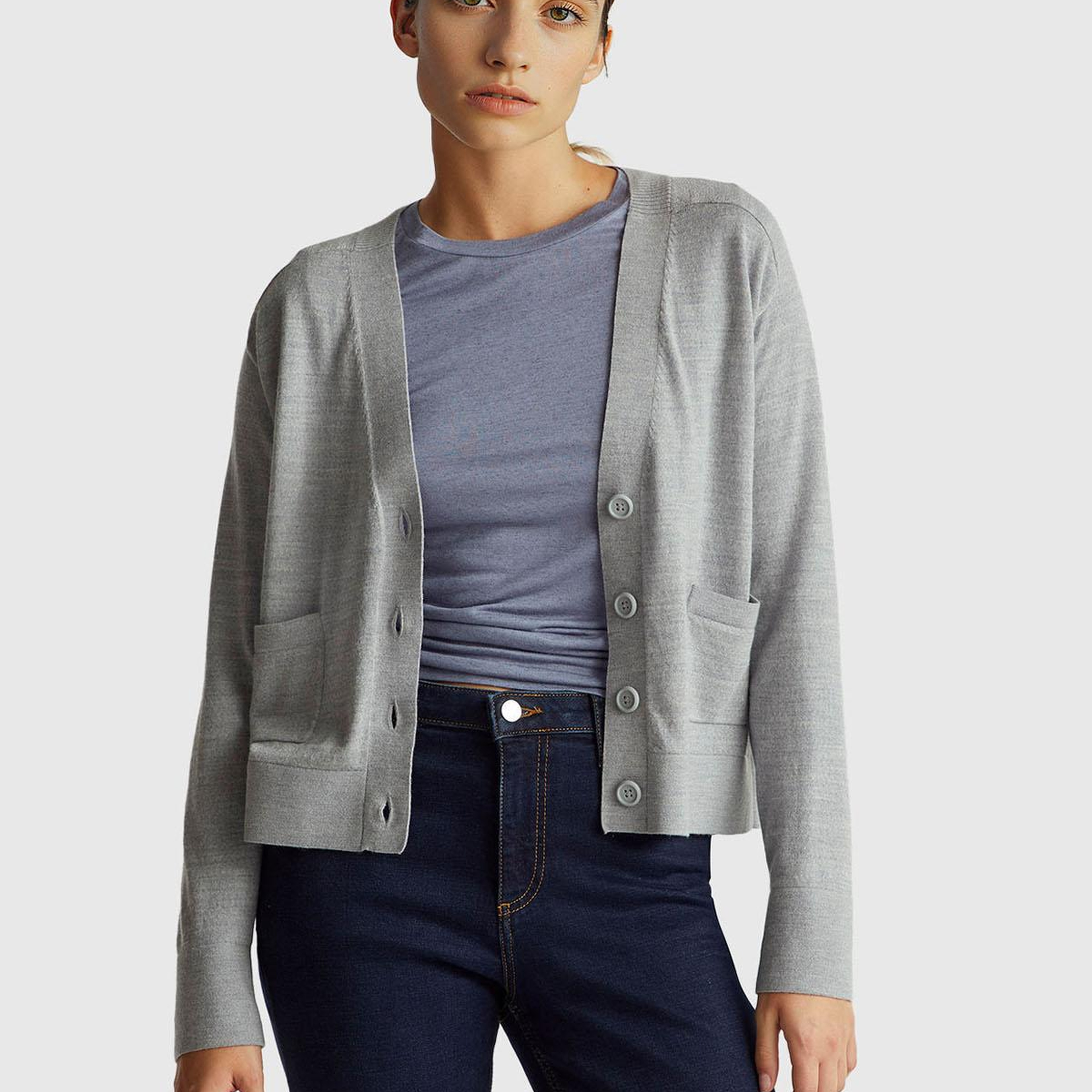 Kadın Gri Melanj %100 Yün Önü Cep Detaylı Düğmeli V Yaka Hırka