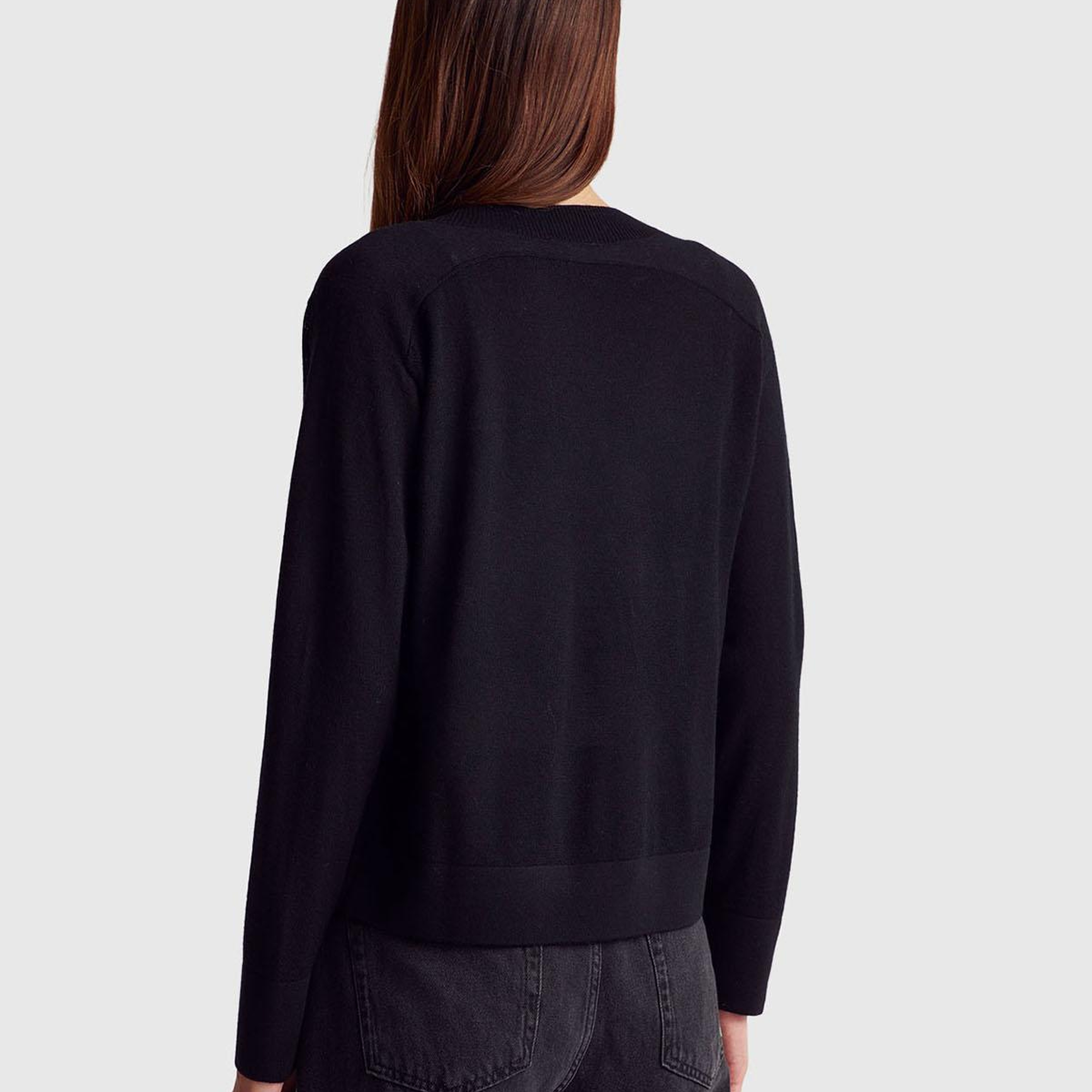 Kadın Sİyah %100 Yün Önü Cep Detaylı Düğmeli V Yaka Hırka