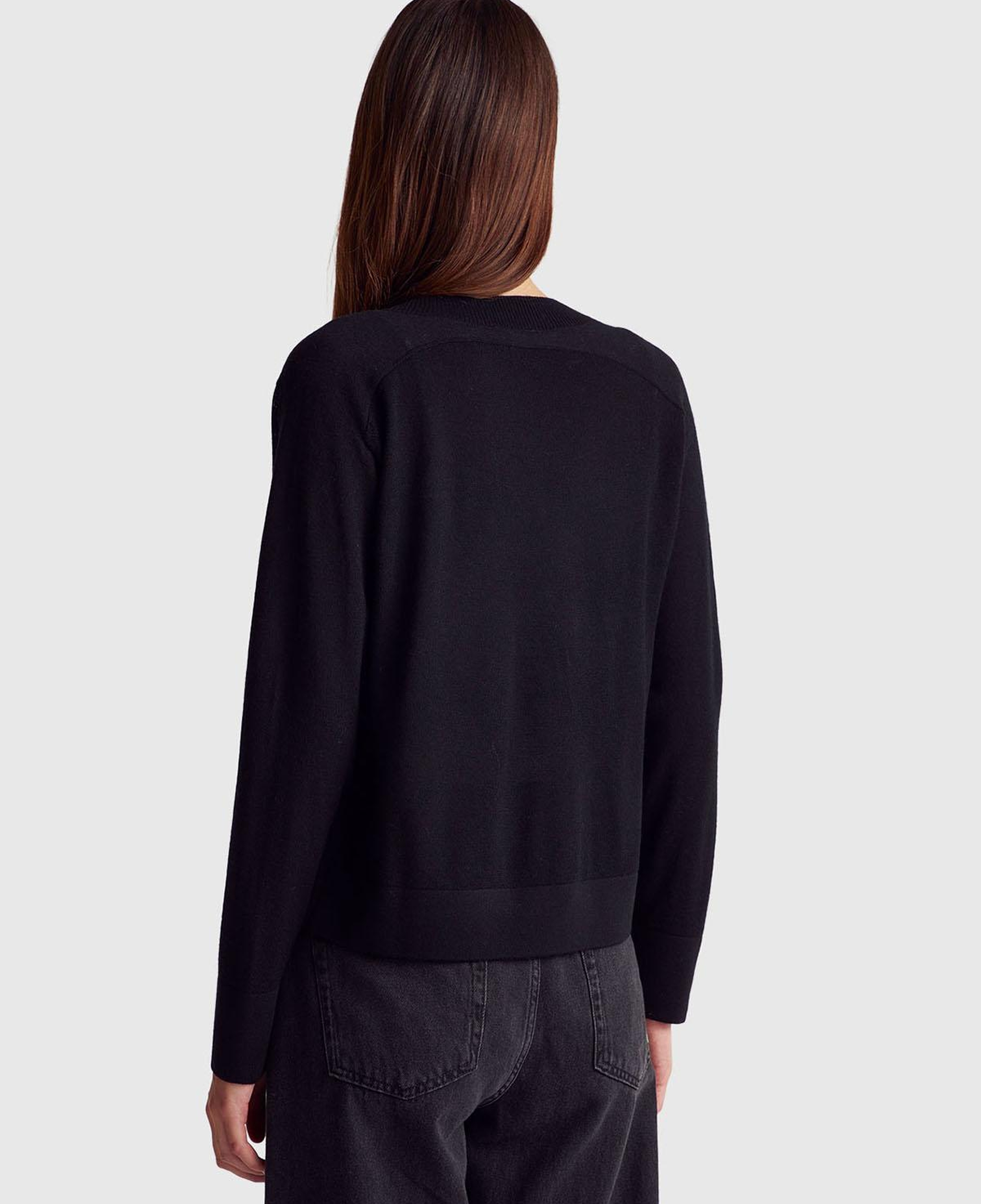 Kadın Sİyah %100 Yün Önü Cep Detaylı Düğmeli V Yaka Hırka