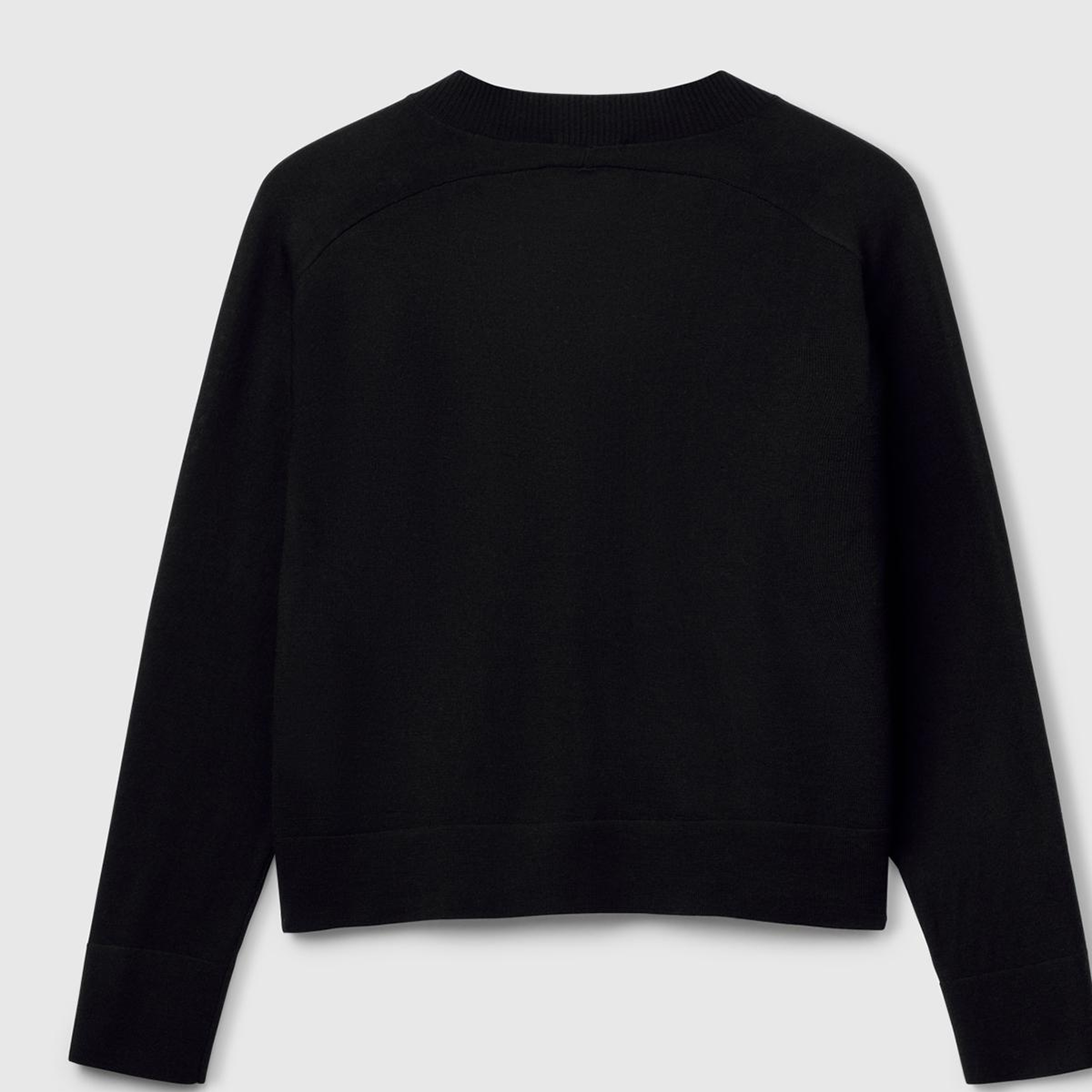 Kadın Sİyah %100 Yün Önü Cep Detaylı Düğmeli V Yaka Hırka