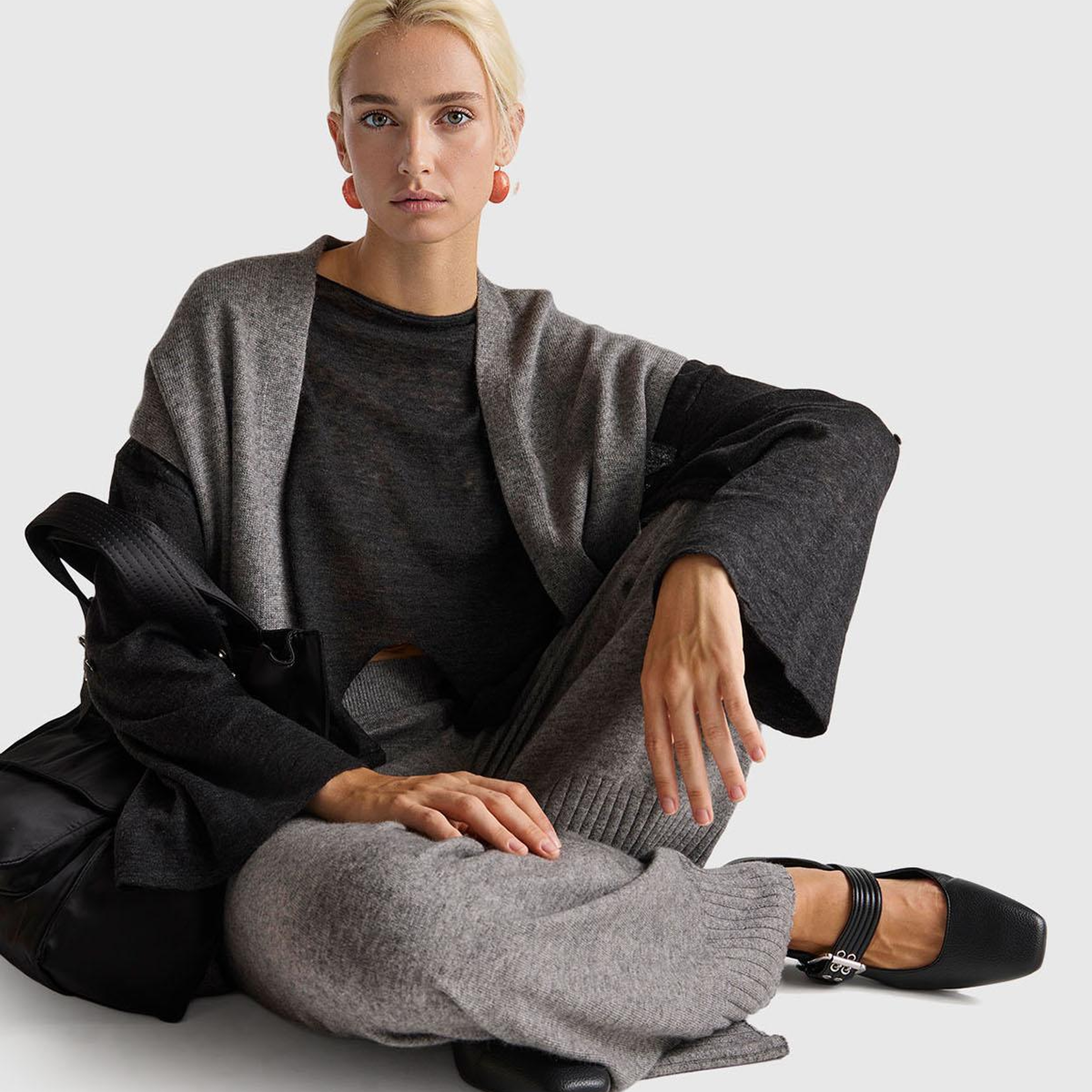 Kadın Antrasit Melanj Yün ve Kaşmir Karışımlı Ribana Detaylı Kısa Kollu Uzun Hırka