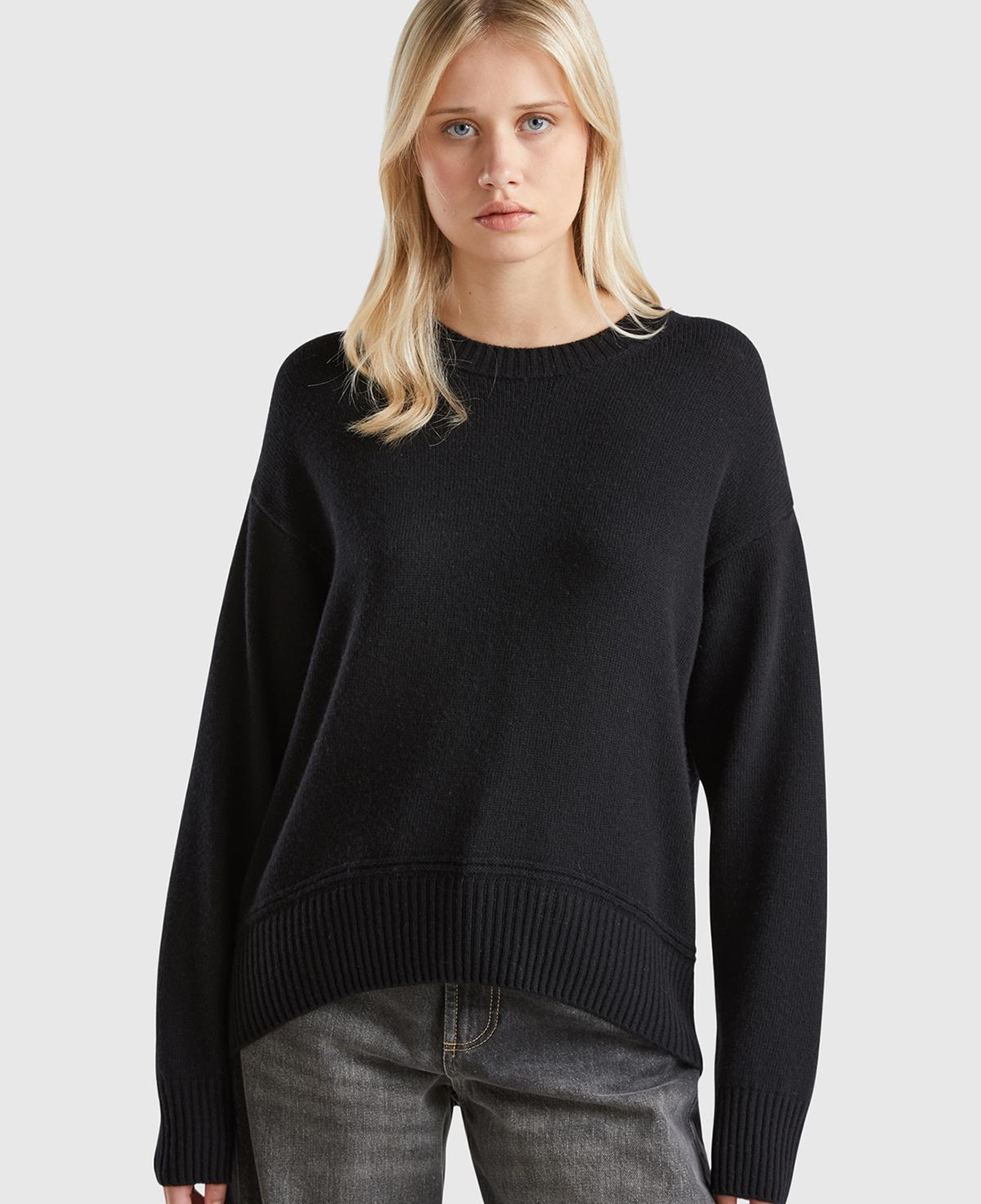 Kadın Siyah Yün Karışımlı Alt Kısmı Geniş Bisiklet Yaka Kazak