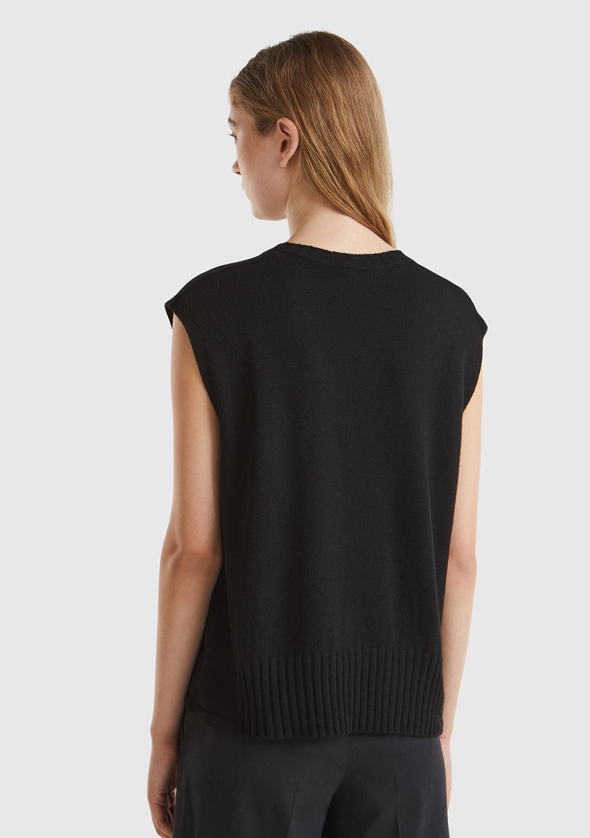 Kadın Sİyah Yün ve Viskoz Karışımlı Bisiklet Yaka Kolsuz Kazak