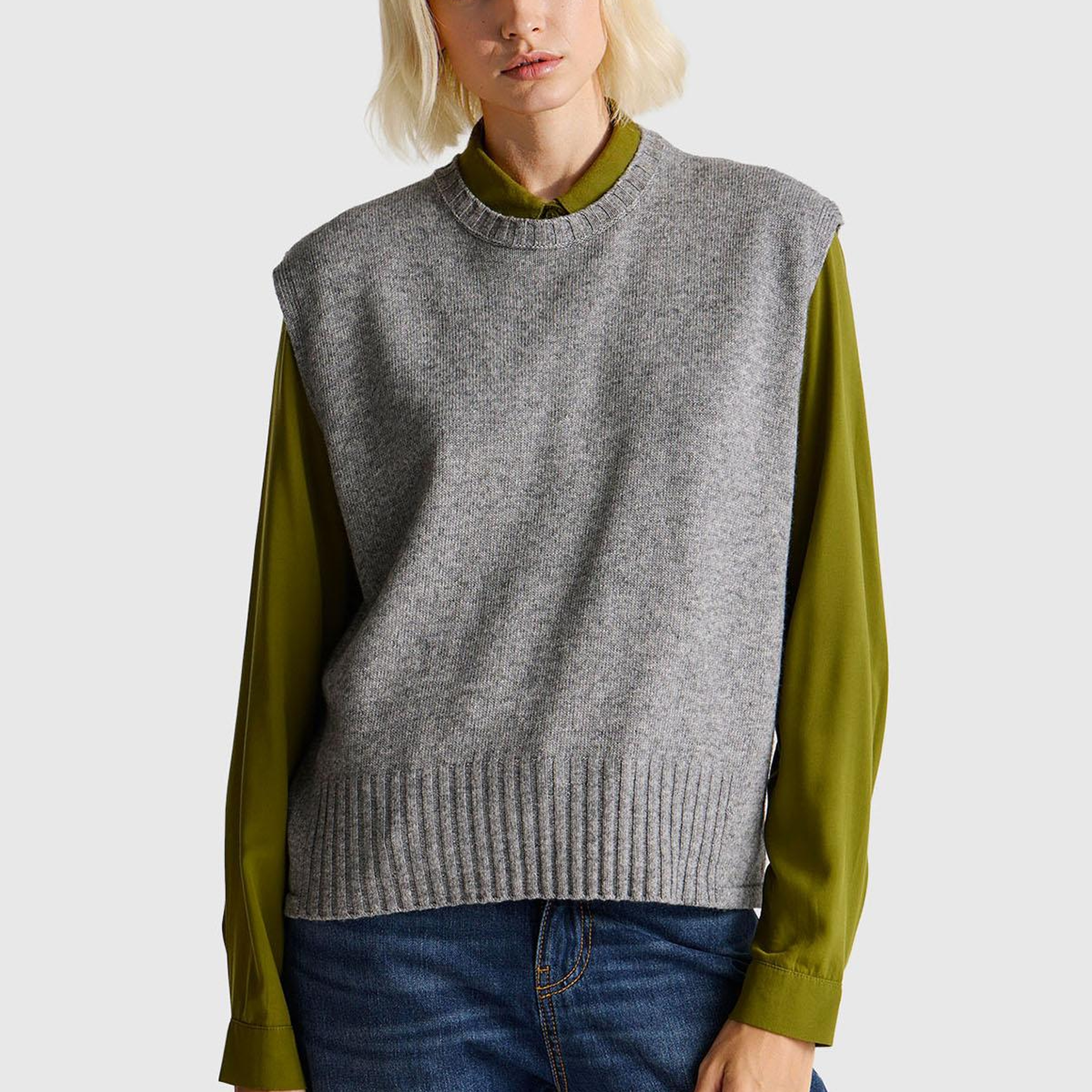 Kadın Gri Yün ve Viskoz Karışımlı Bisiklet Yaka Kolsuz Kazak