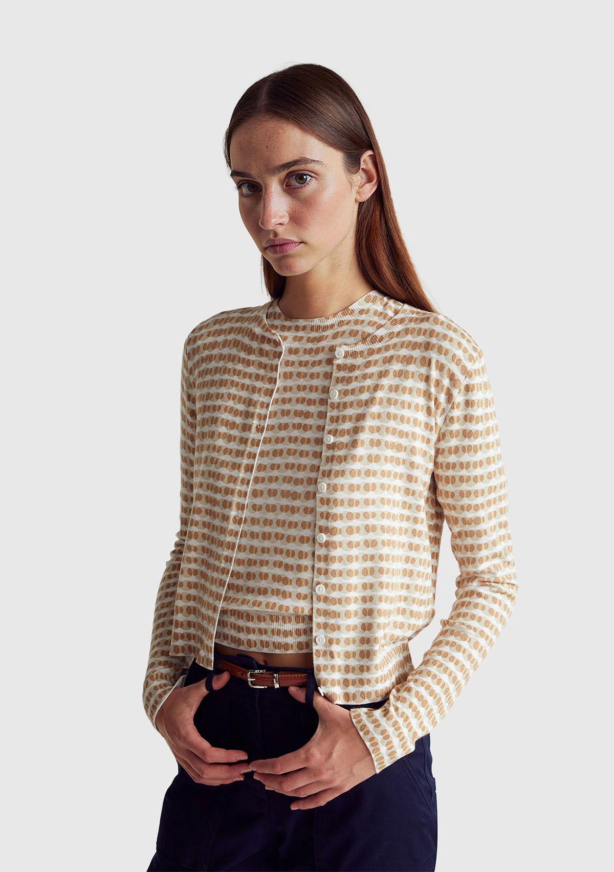 Kadın Krem Viskoz Karışımlı Tamamı Desenli Düğmeli Hırka