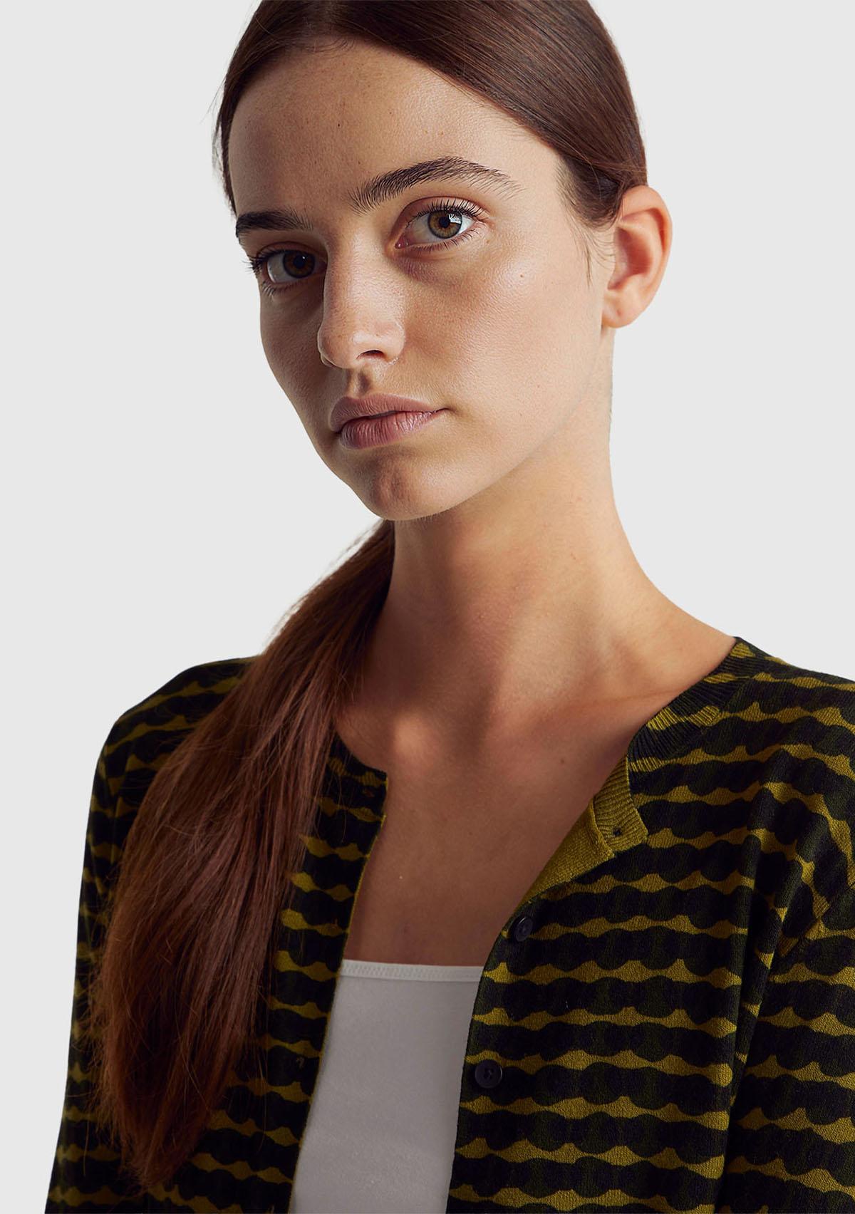 Kadın Haki Yeşili Viskoz Karışımlı Tamamı Desenli Düğmeli Hırka