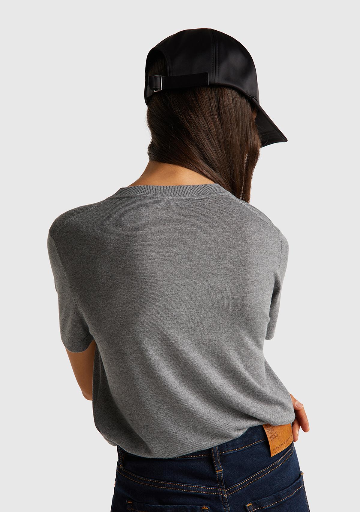 Kadın Antrasit Melanj İpek Karışımlı Bisiklet Yaka Önü Detaylı Kısa Kollu Kazak