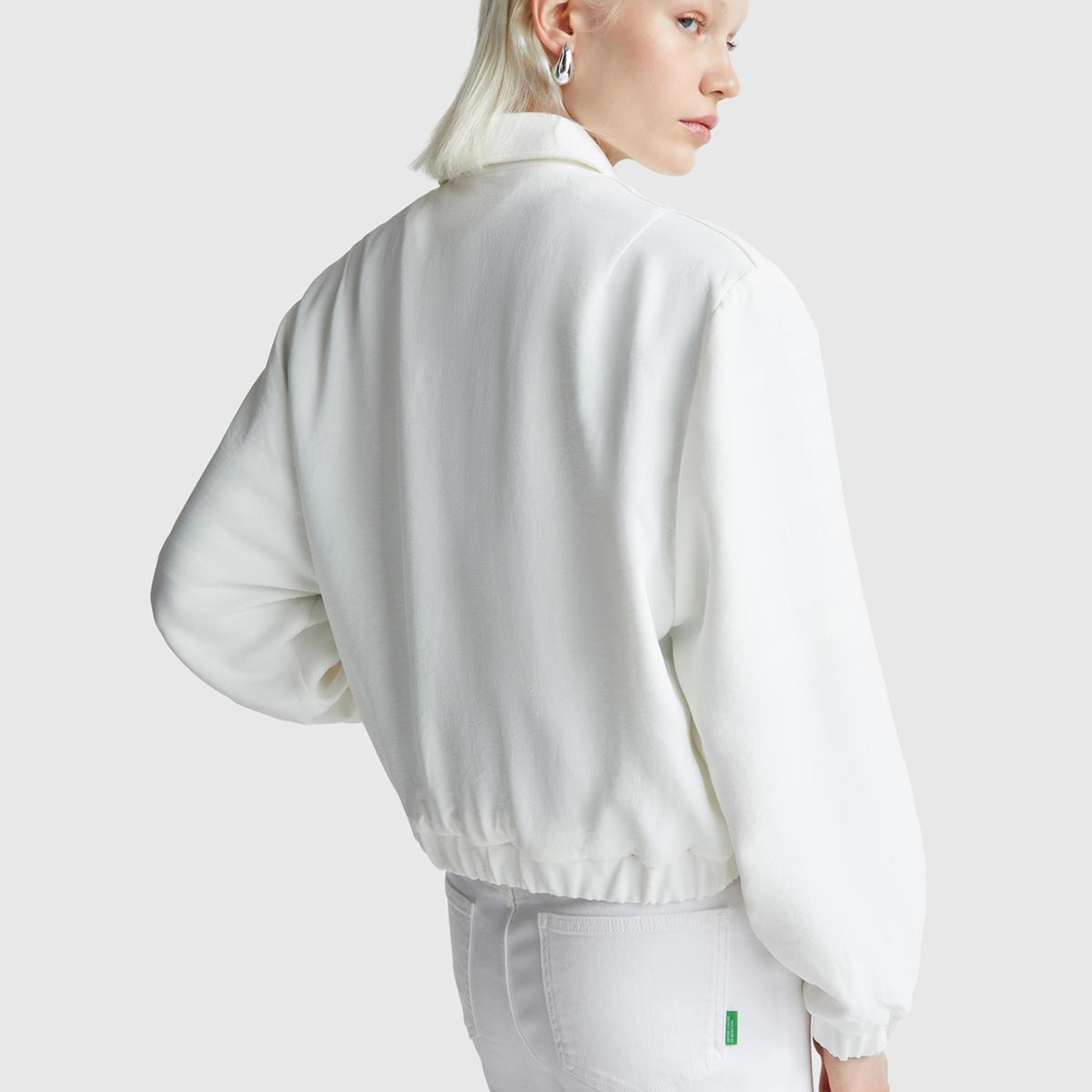 Kadın Krem Viskoz Karışımlı Önü Çıtçıtlı Cepli Gömlek Yaka Ceket